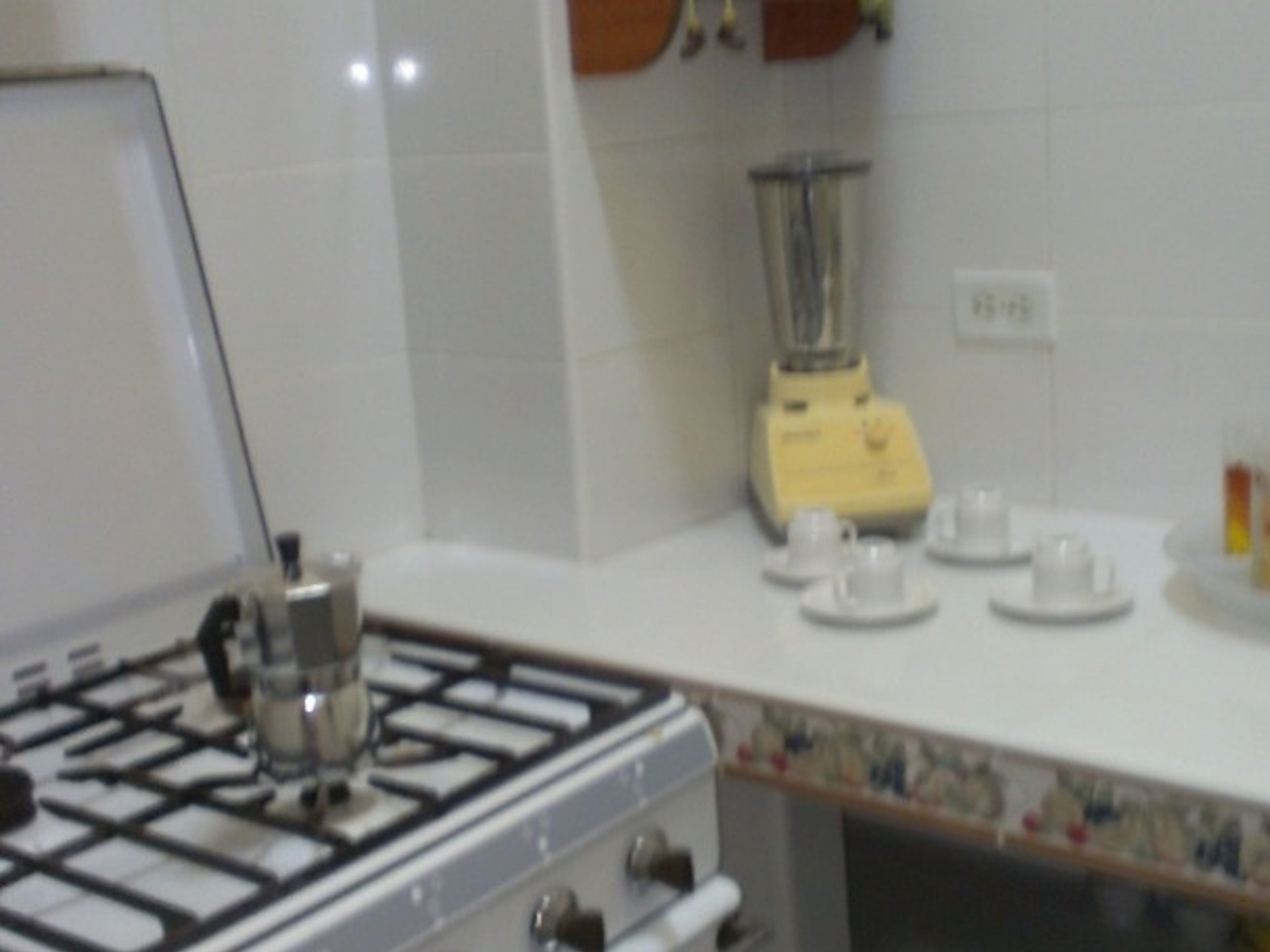 Дом Mayra y Tamayo, NEPTUNO, No. 905Apartment's kitchen view
