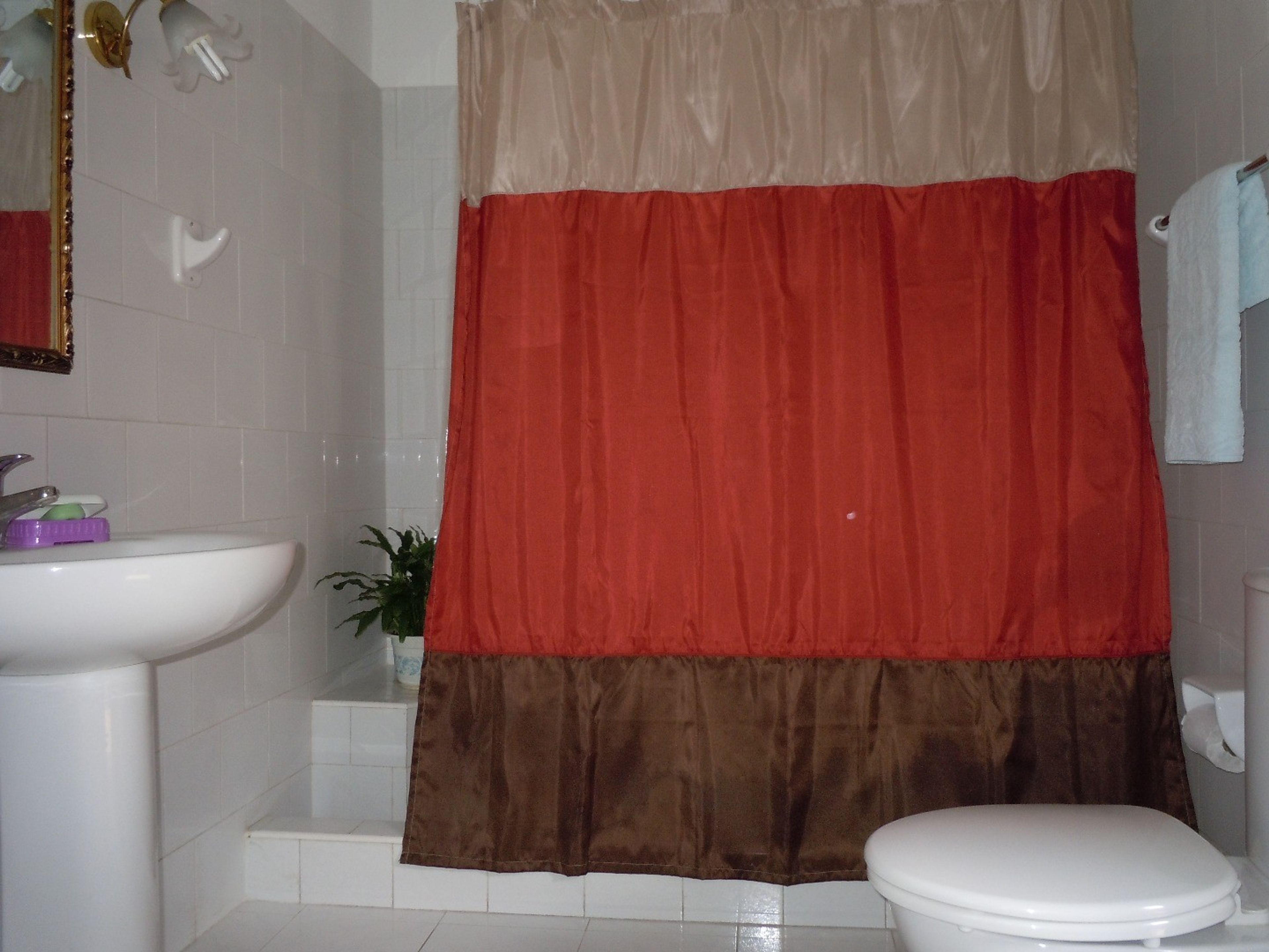 Casa Chary, PADRE VALENCIA, No. 63Bathroom view