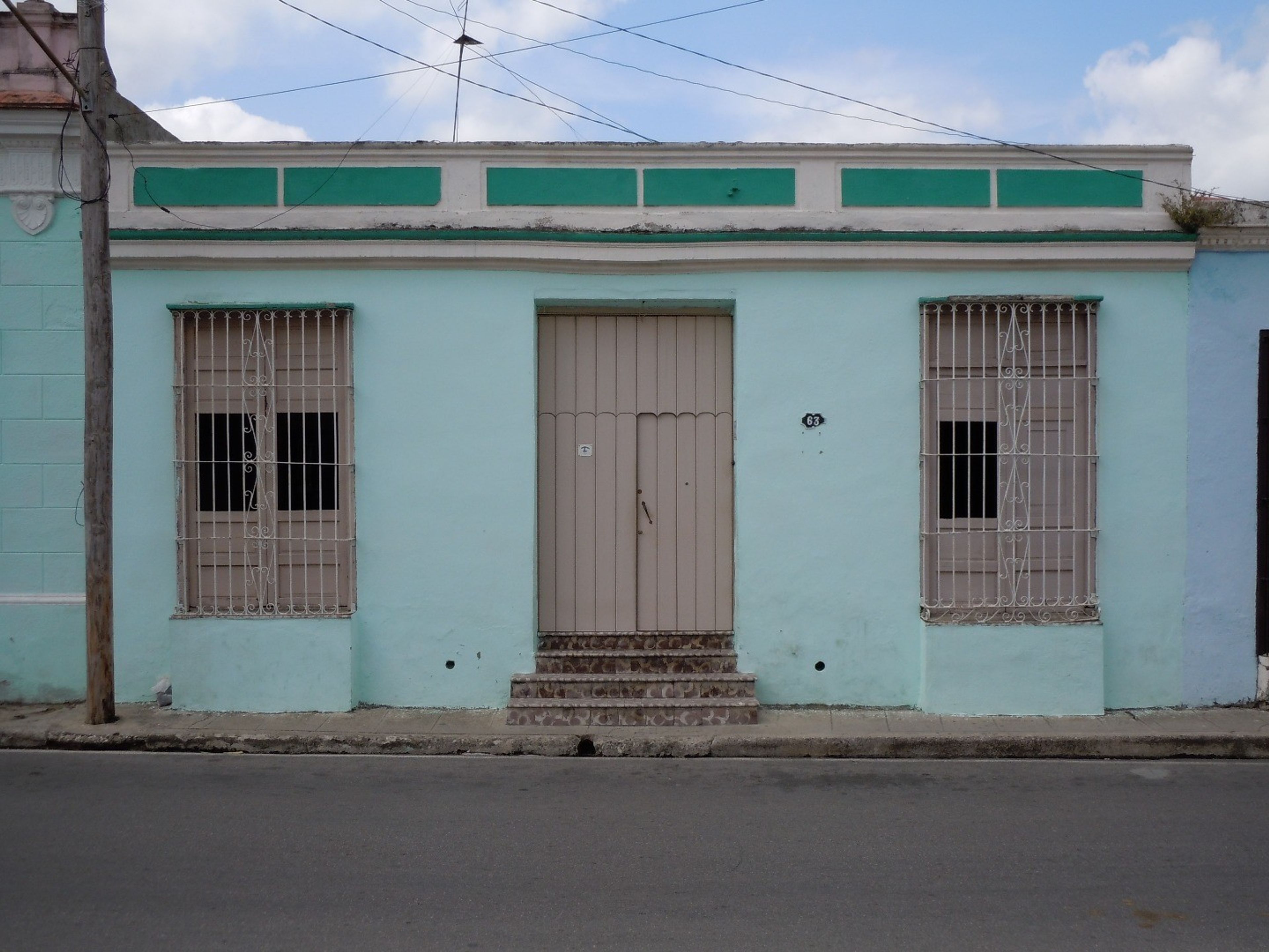 Casa Chary, PADRE VALENCIA, No. 63