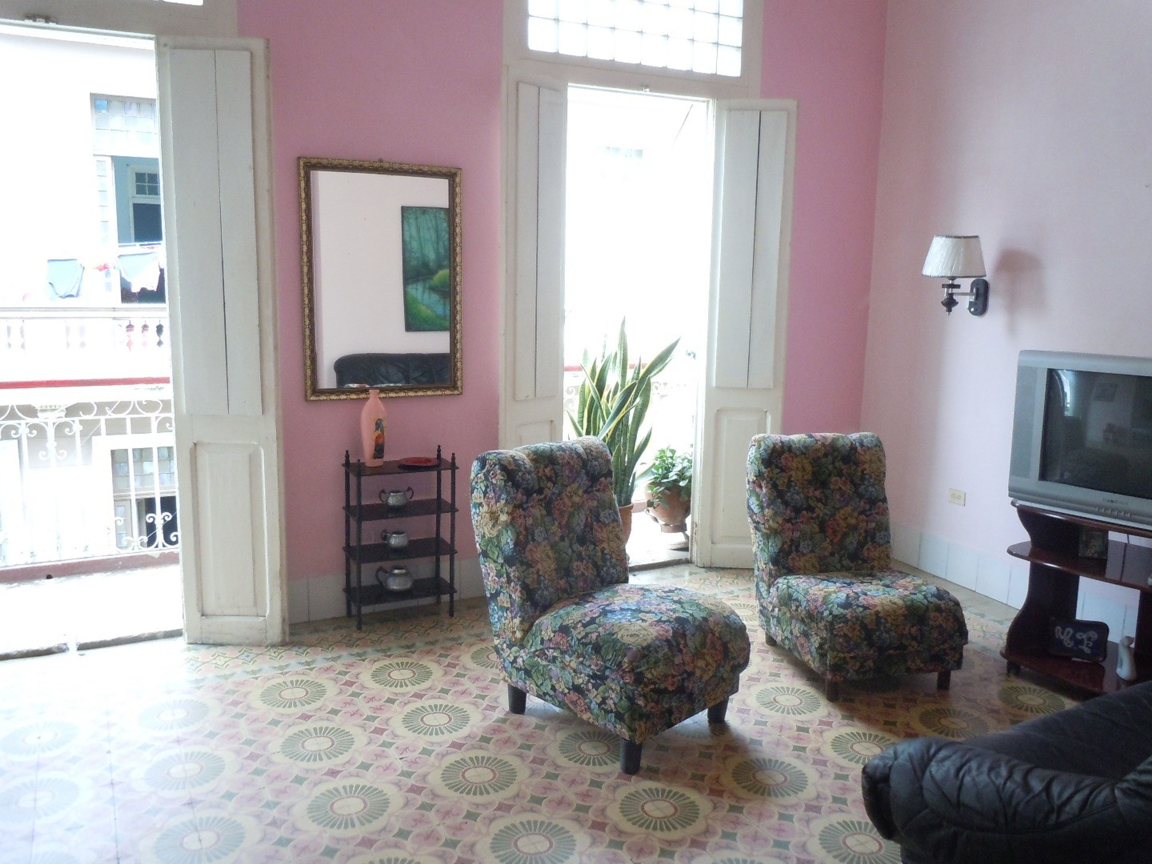 Дом a la Sombra del Capitolio, SAN JOSÉ (San Martín), No. 255Apartament's living room