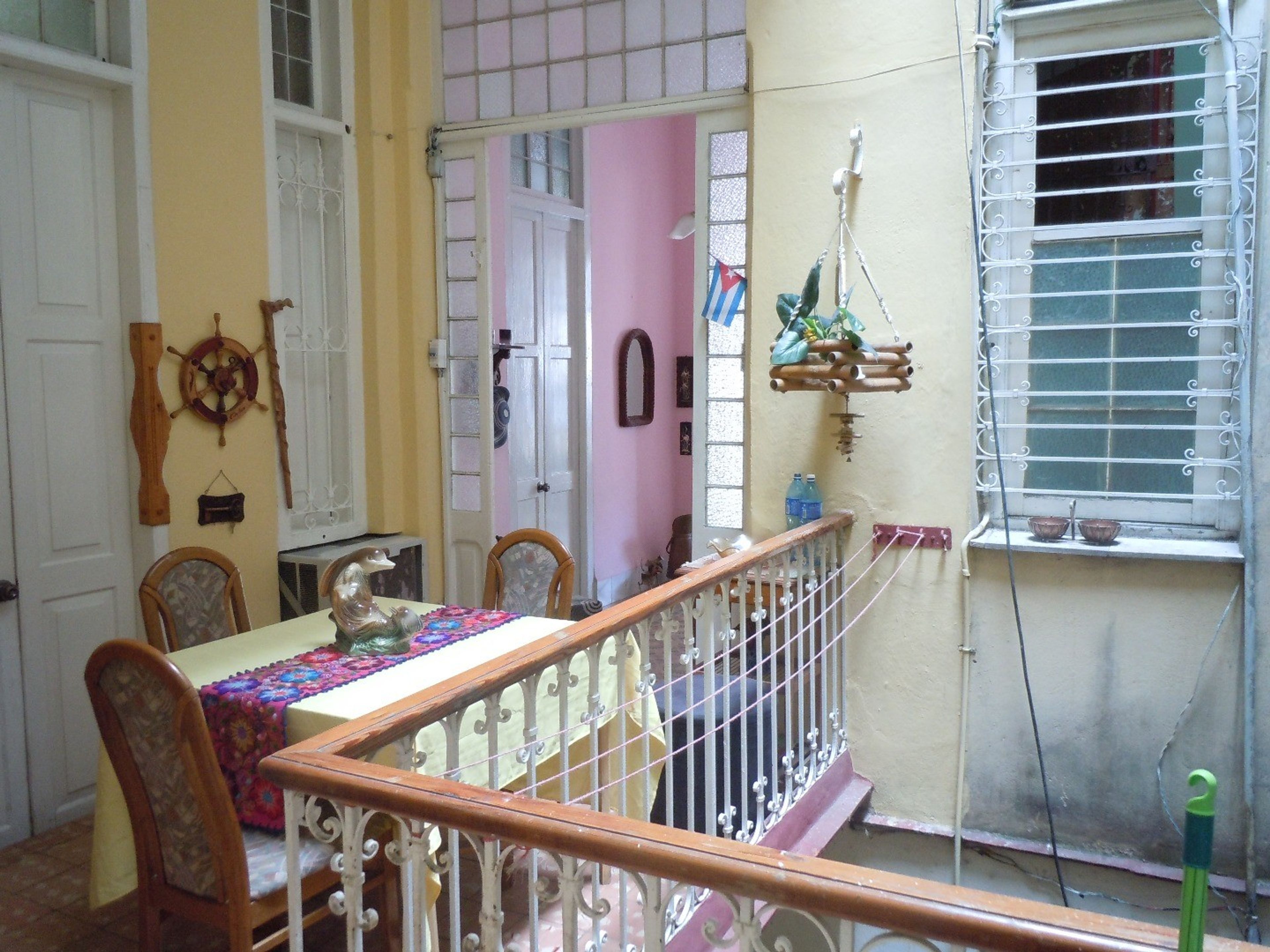 Дом a la Sombra del Capitolio, SAN JOSÉ (San Martín), No. 255Apartament's dinning room