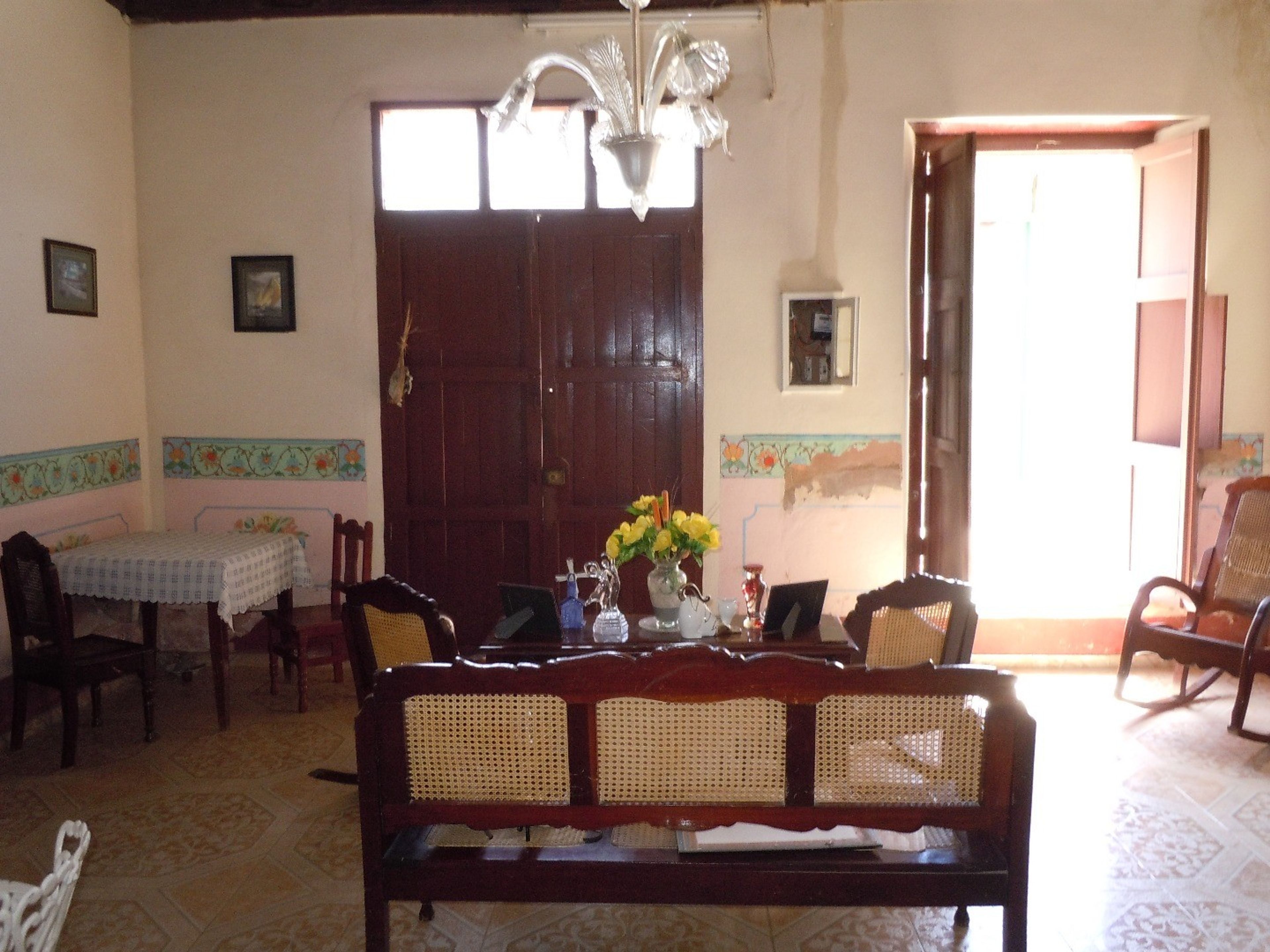 Hostal Mireya, ANTONIO MACEO (Guiérrez), No. 472 - House living room
