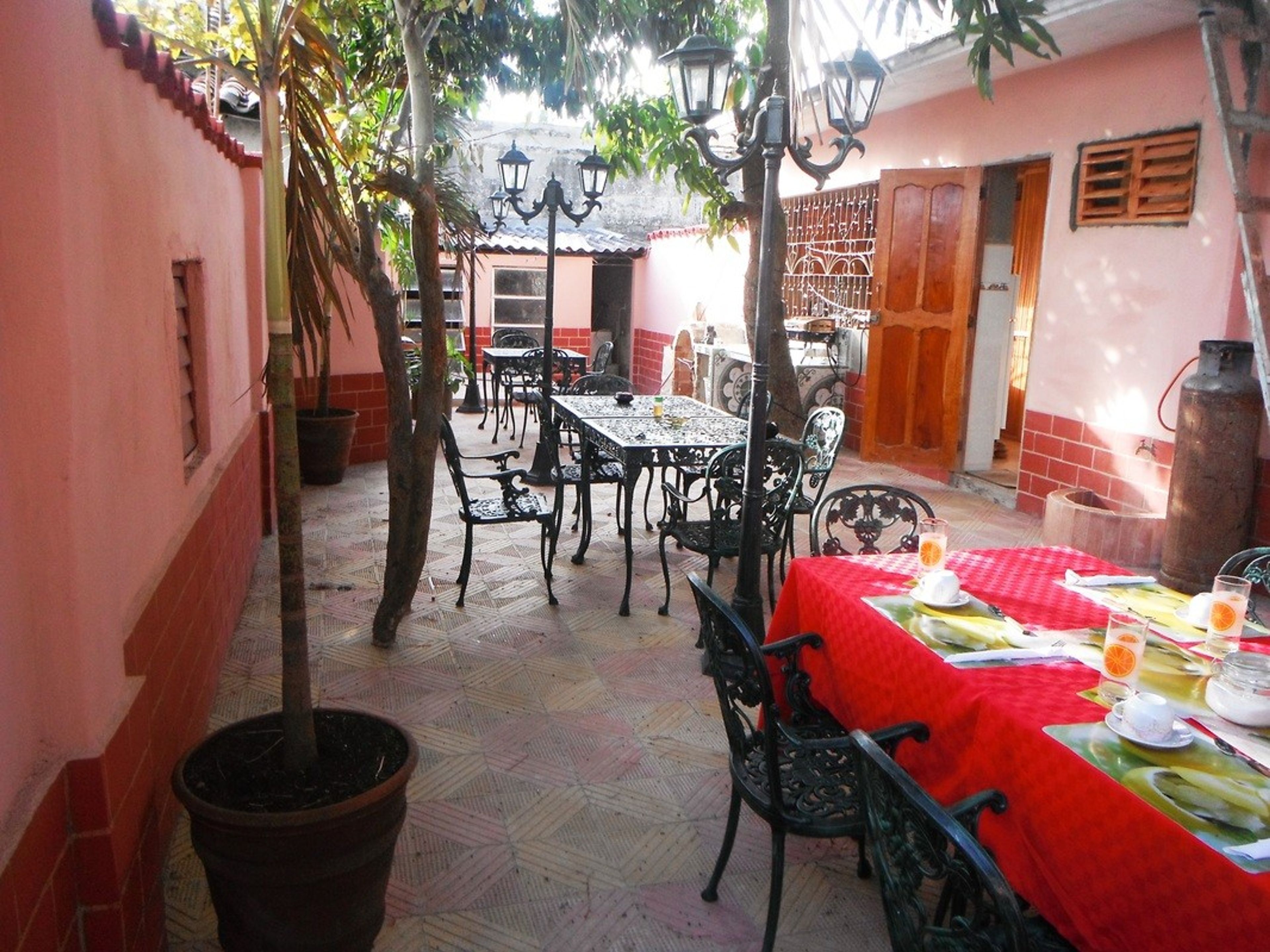 Hostal Buena Vista, MACEO, No. 335Inside patio view