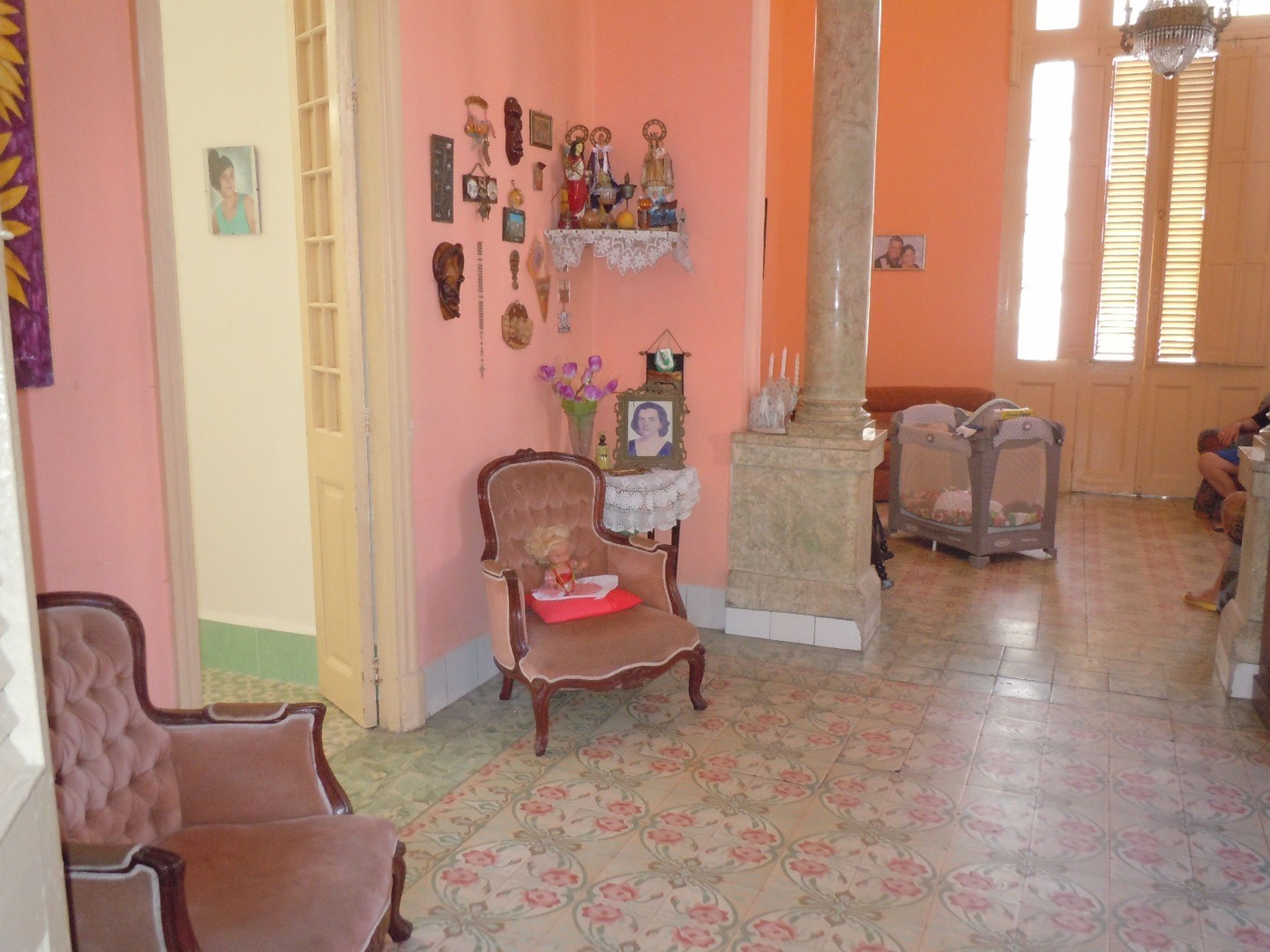 Дом  Ángela, CONCÓRDIA, No. 965House's living room