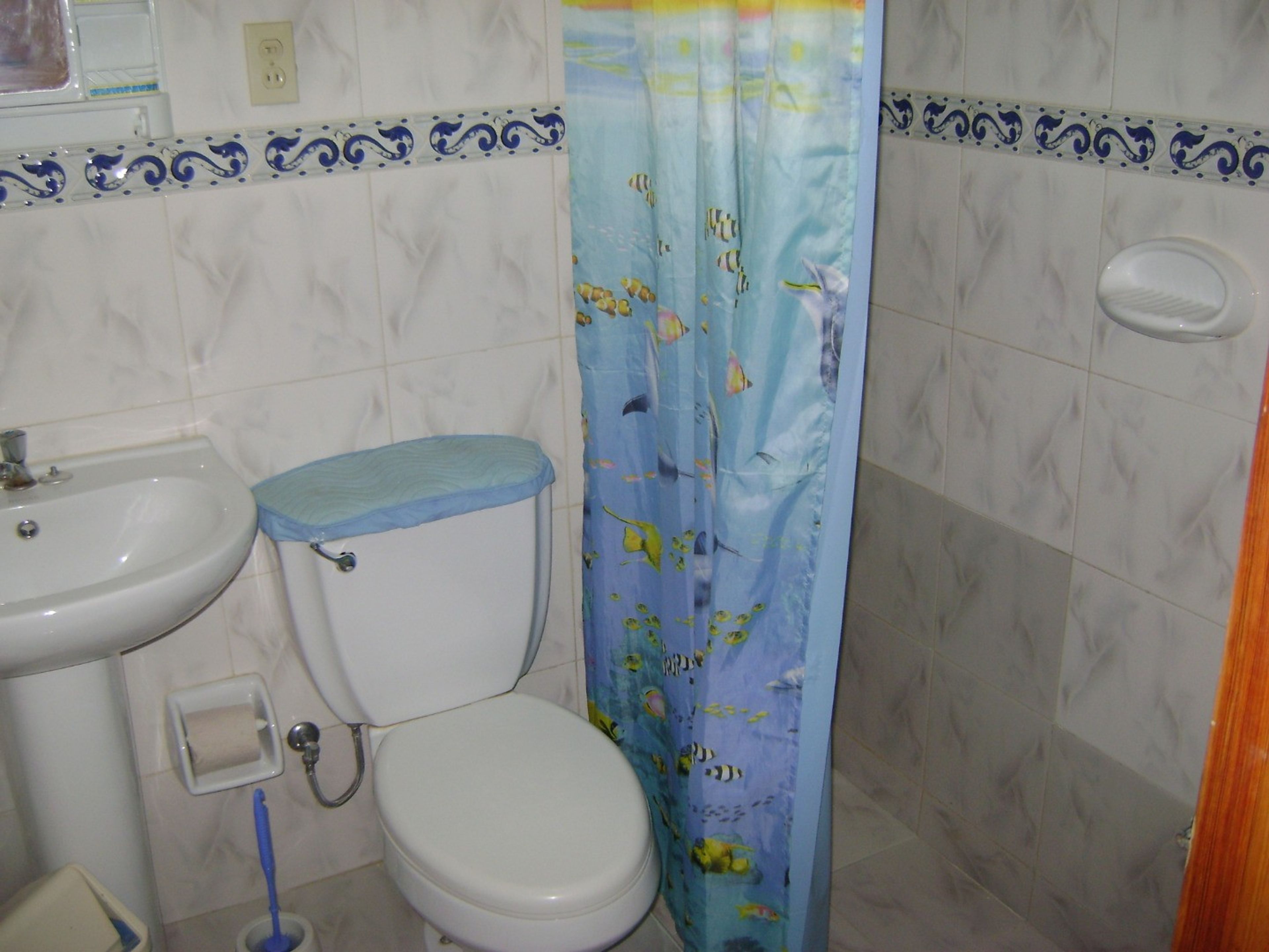 Casa Noemí y Otto, FRANCISCO JAVIER ZERQUERA (Rosario), No. 205Bathroom's view