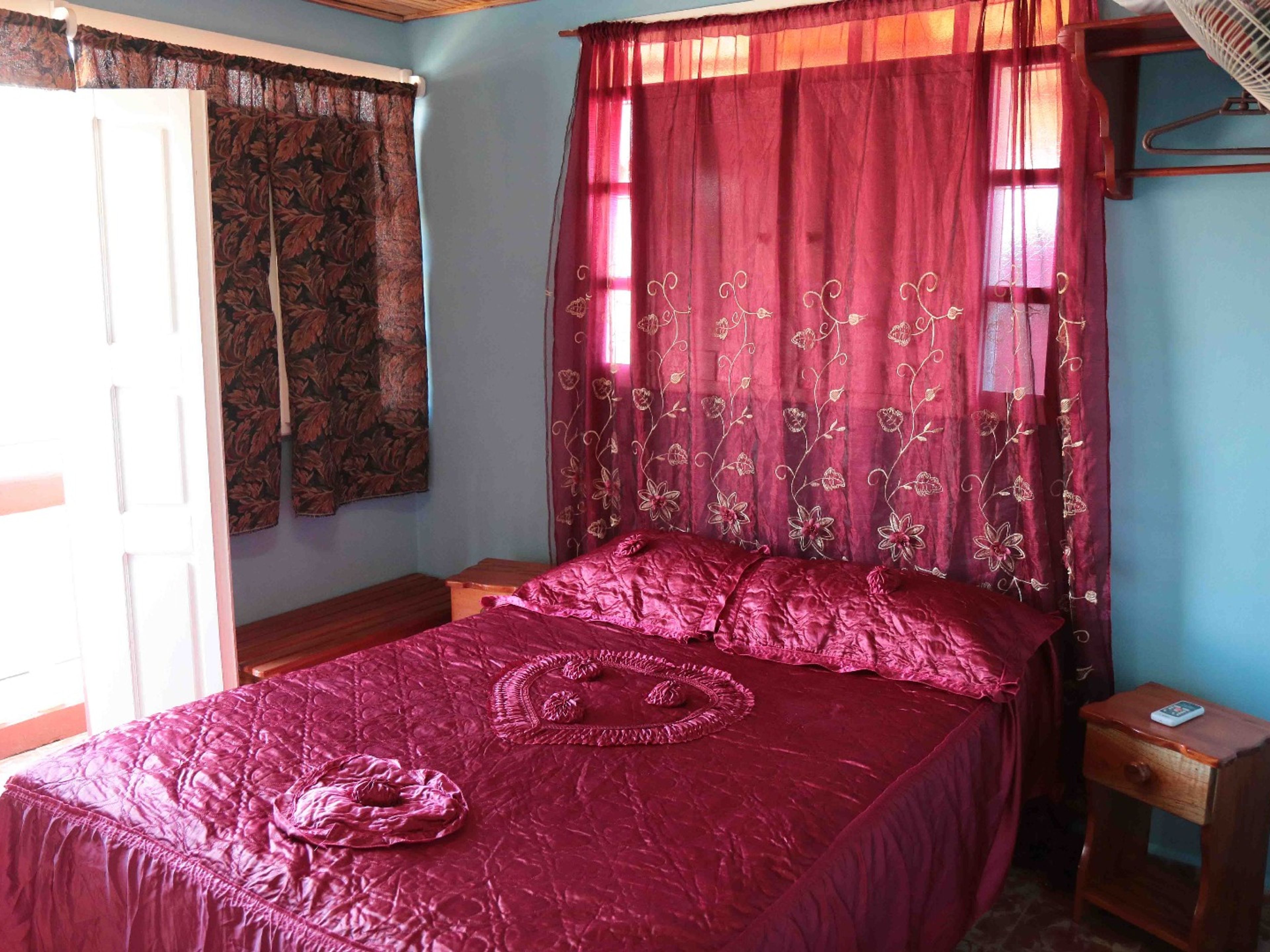 Casa José Manuel y Mirleidis, FLOR CROMBET, No. 265-BStandard room
