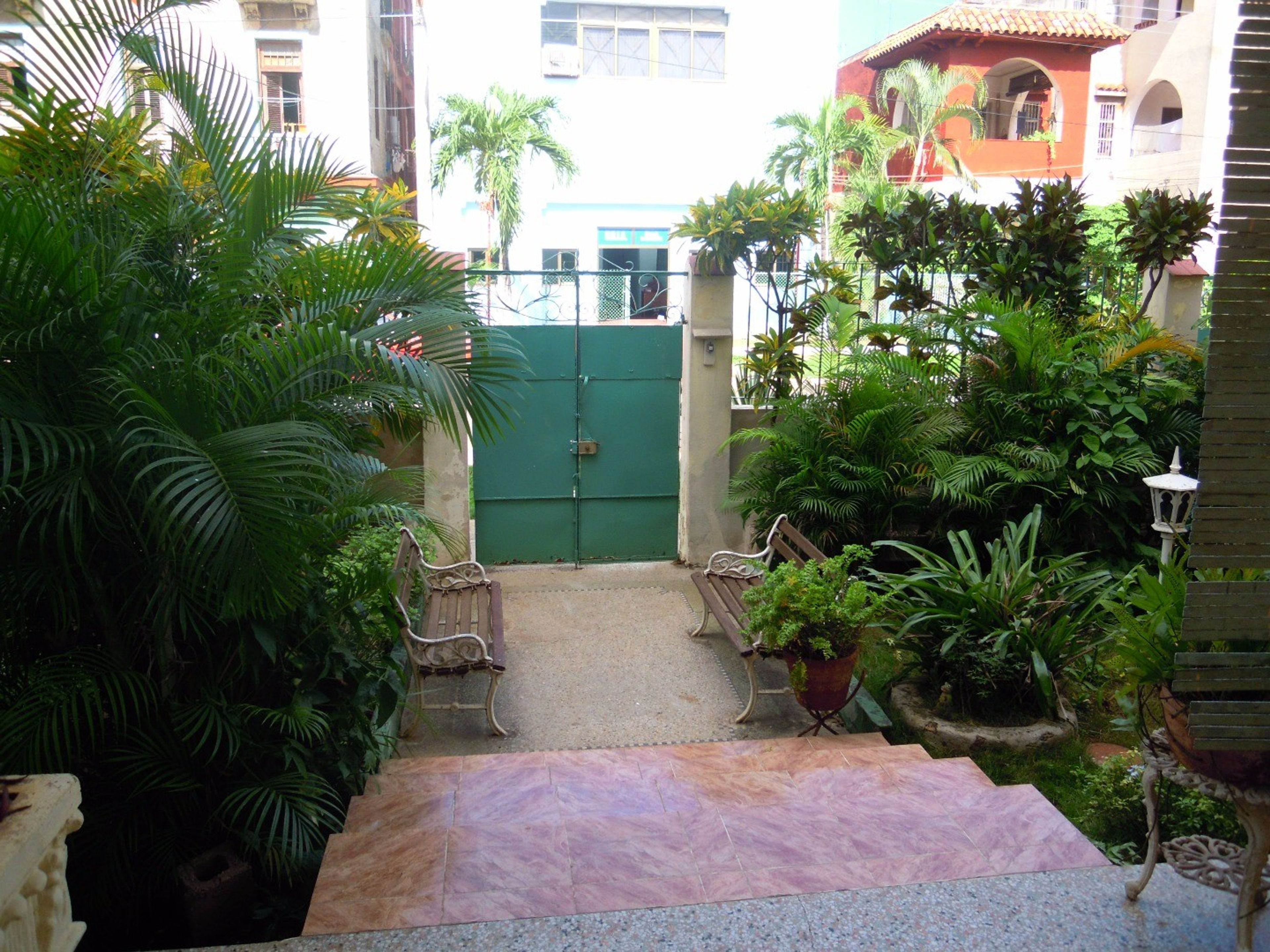 Дом King, CALLE 21, No. 963House's entrance view