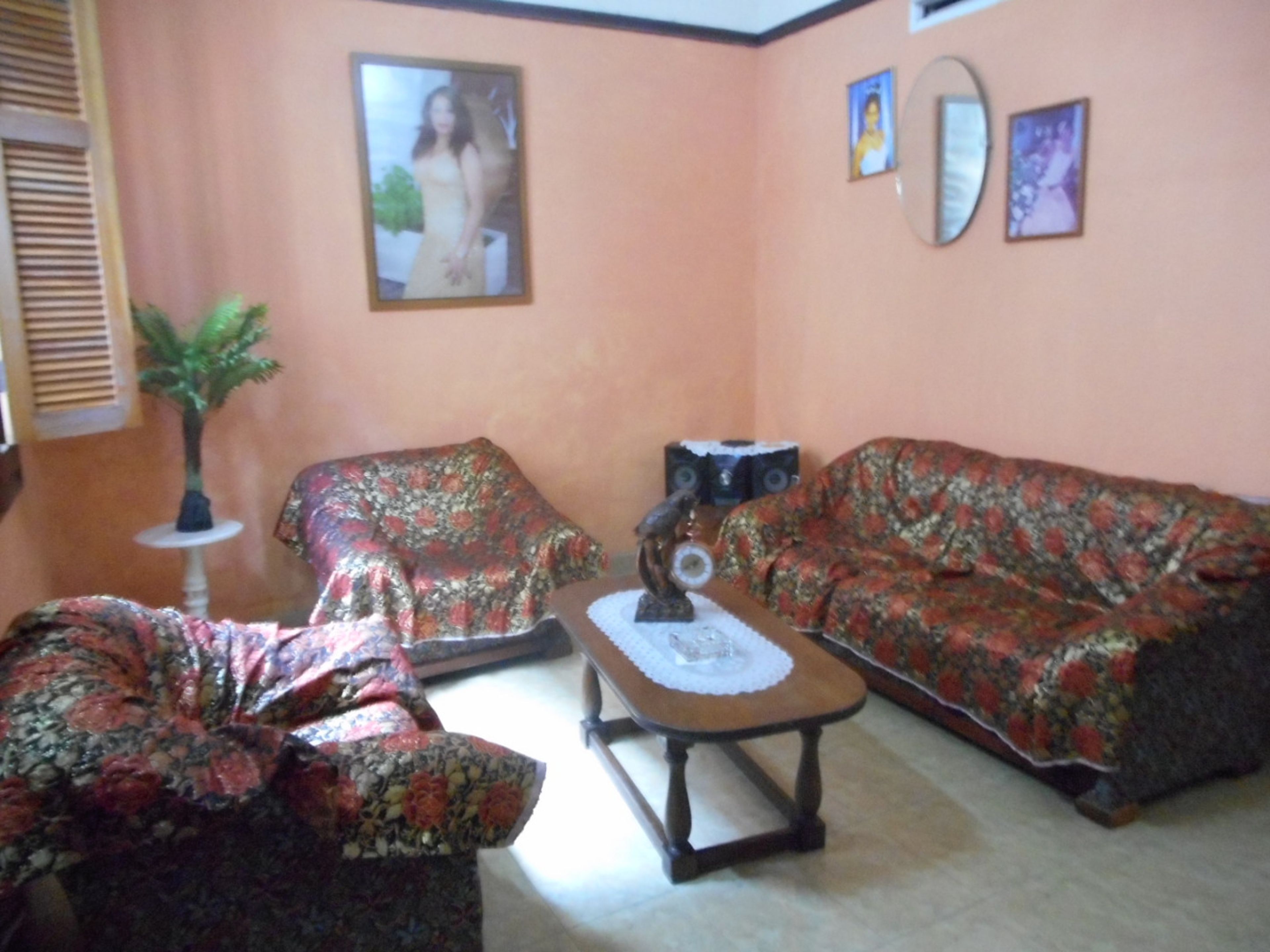 Casa Familia Rodríguez, SAN JUAN DE DIOS, No. 106 bajosHouse's living room