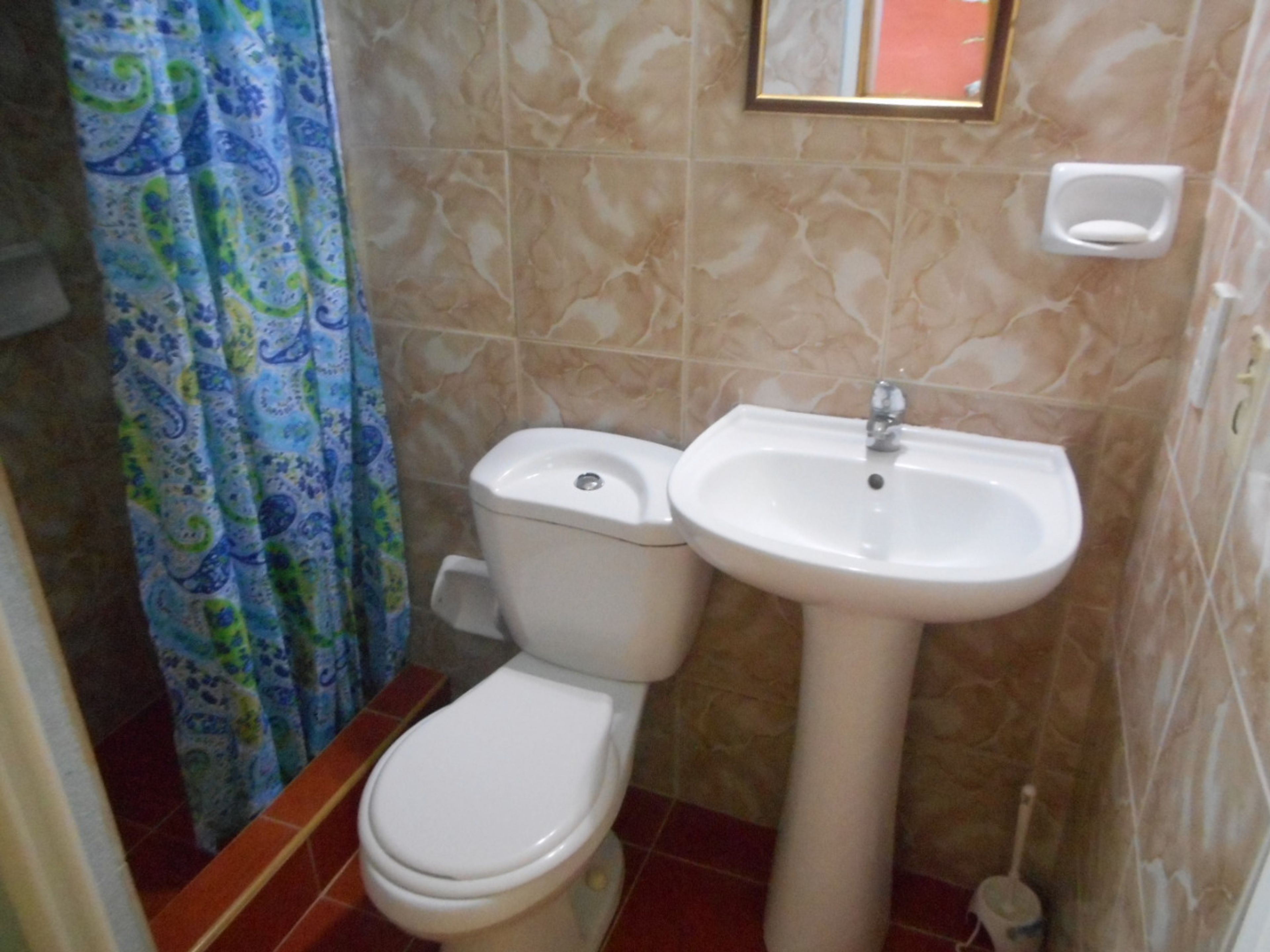 Casa Familia Rodríguez, SAN JUAN DE DIOS, No. 106 bajosPrivate bathroom 1
