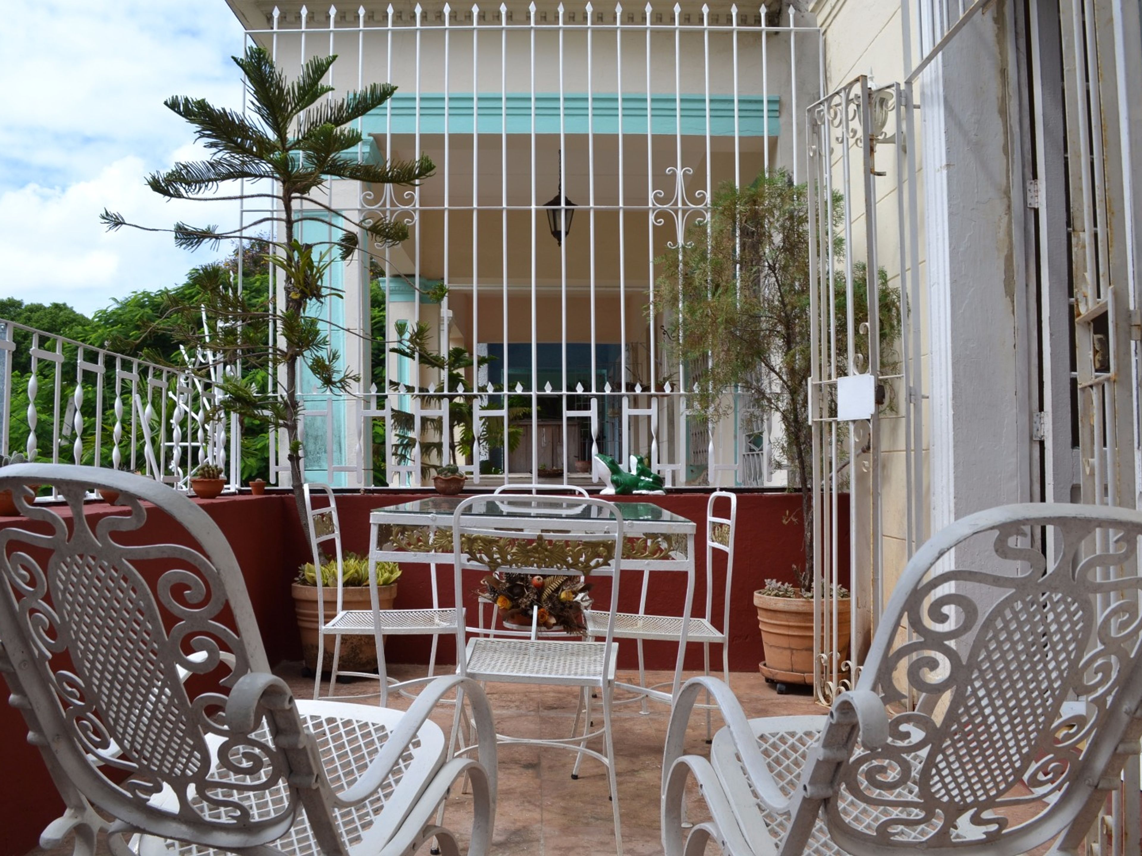 Hostal La Esquina, PASEO, No. 469 - House's porche view