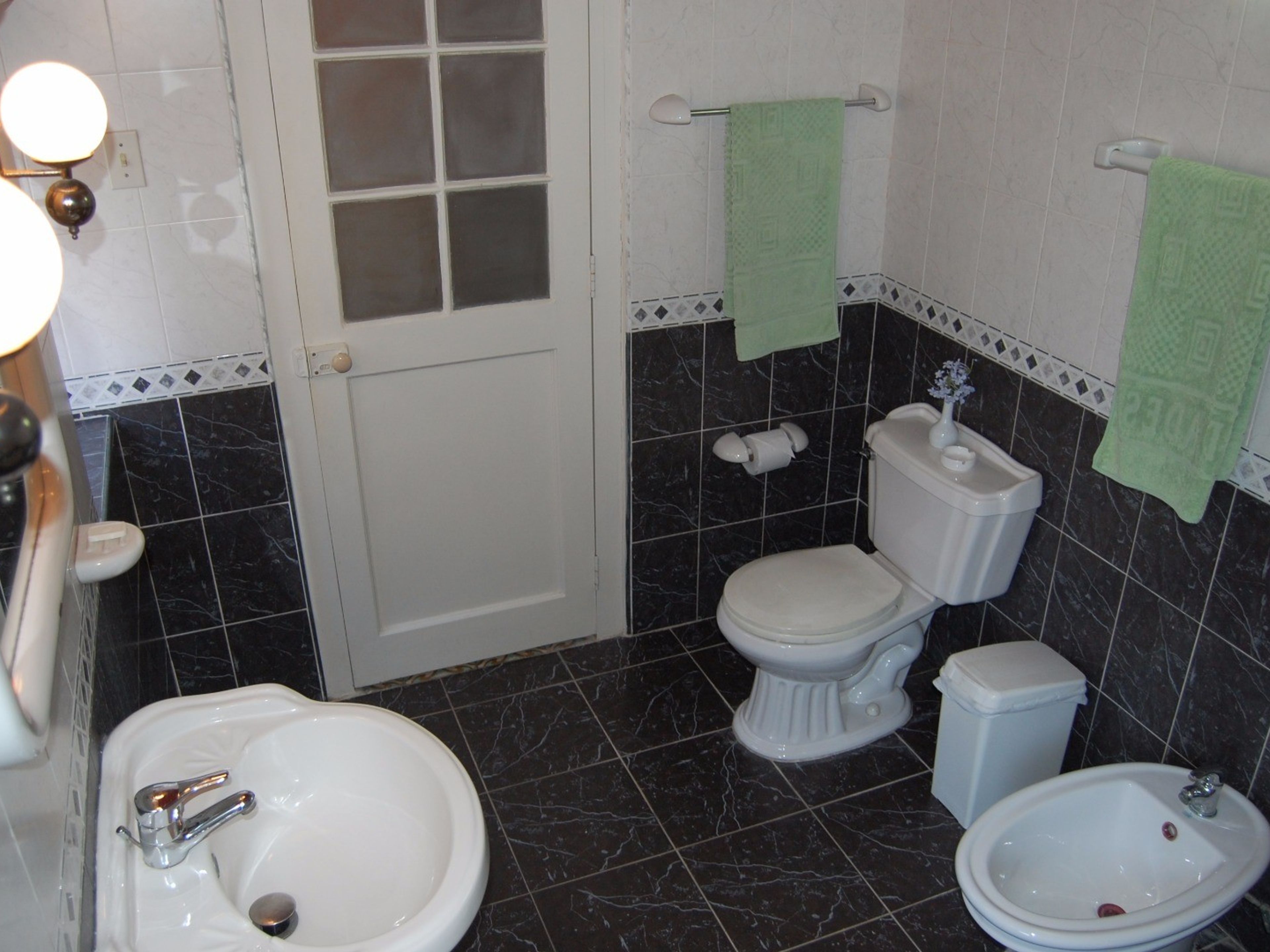Vedado Home, CALLE 17, No. 811 - Bathroom's view