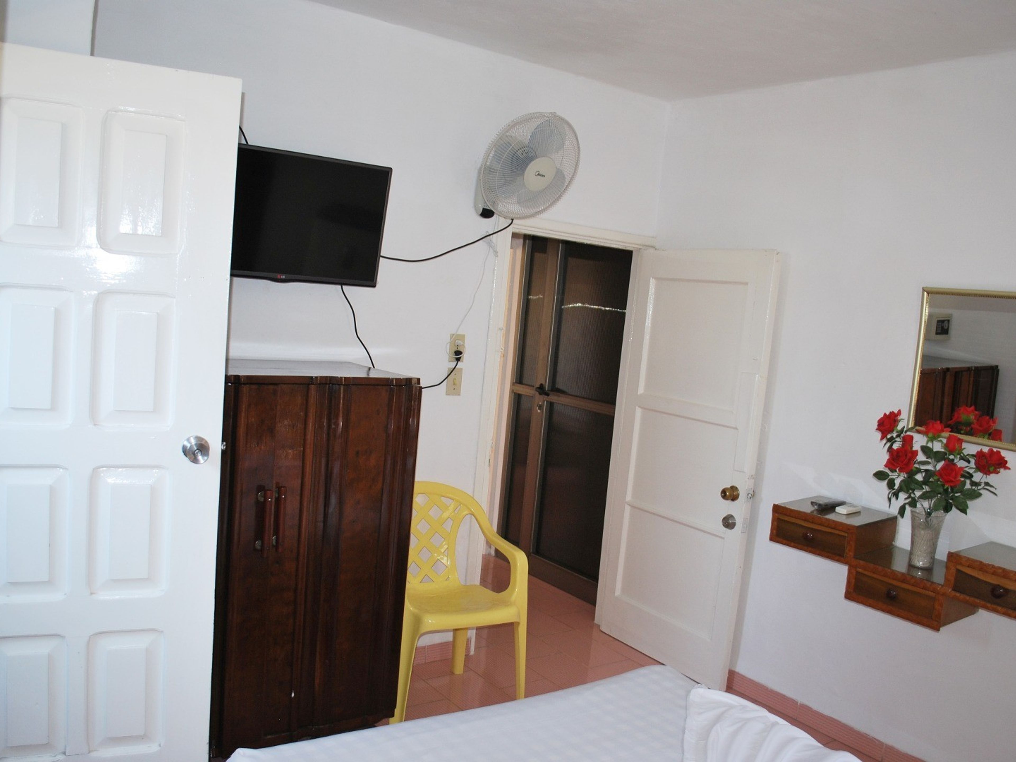 Casa Dr. Raúl Nodarse, 1st AVENUE, No. 3002Room details