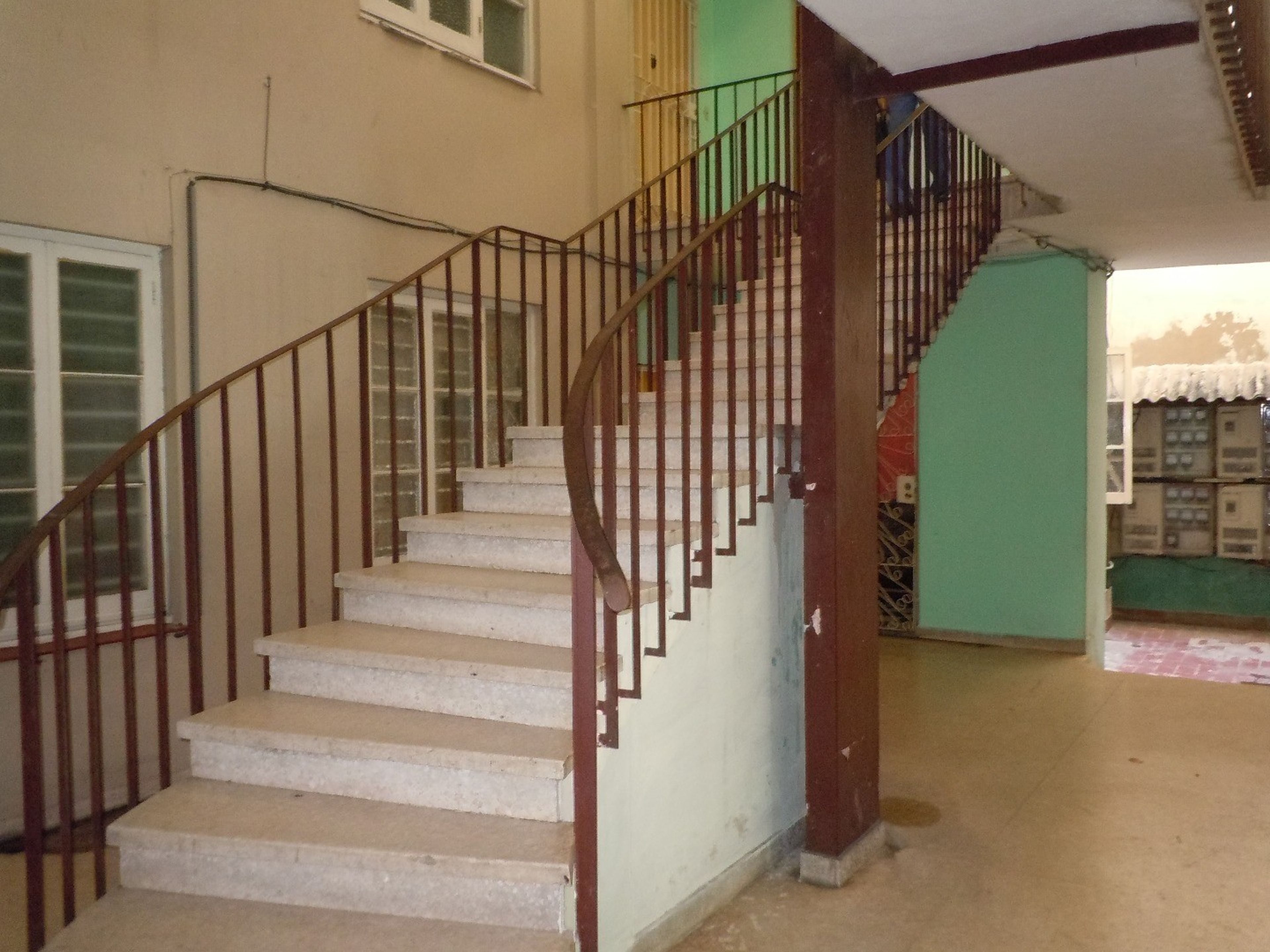 Casa Sr. Amaury, LEALTAD, No. 415 - Apartment's entrance details