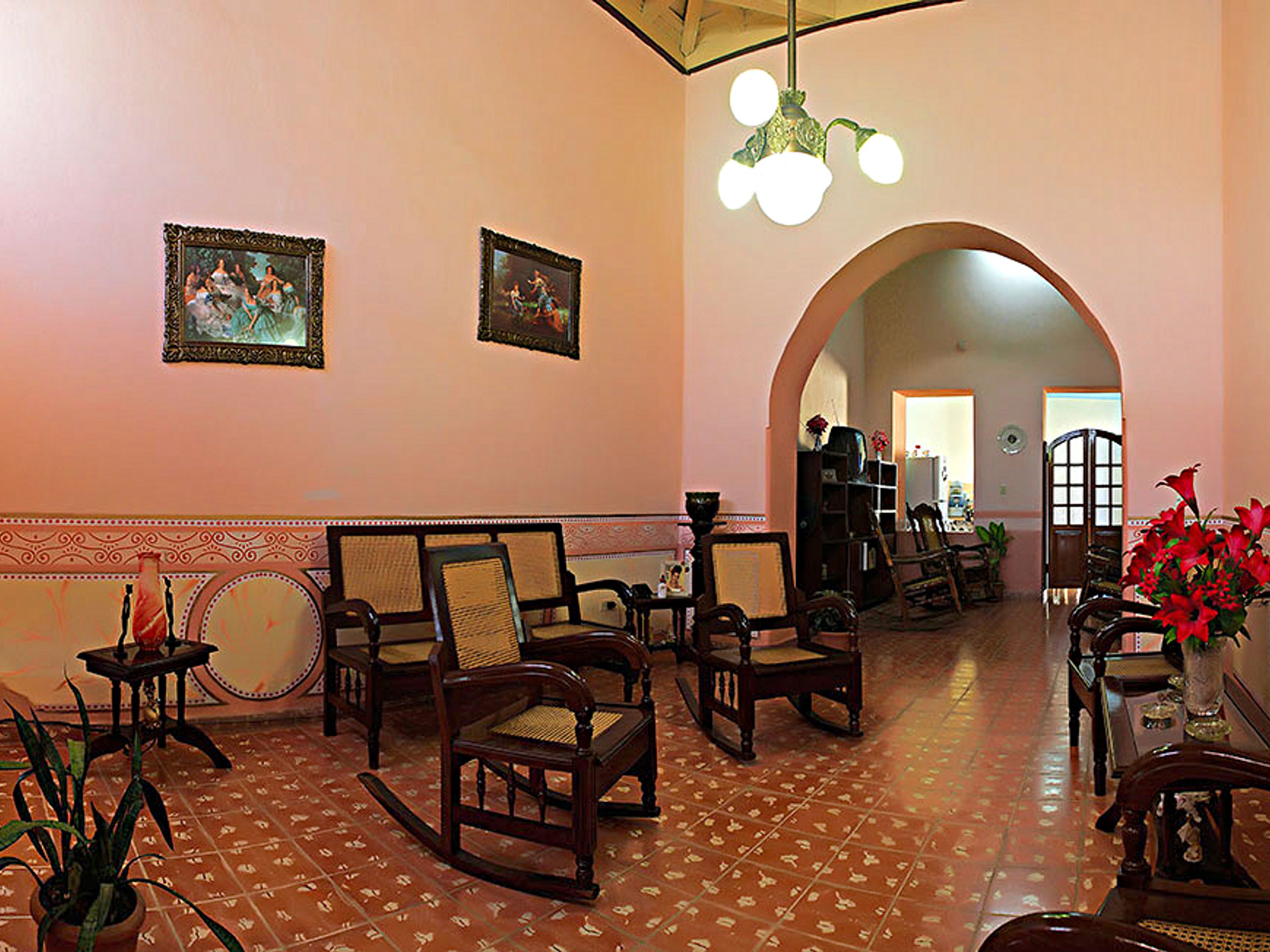 Casa Santo Domingo, SANTO DOMINGO (Camilo Cienfuegos) No. 181House's living room