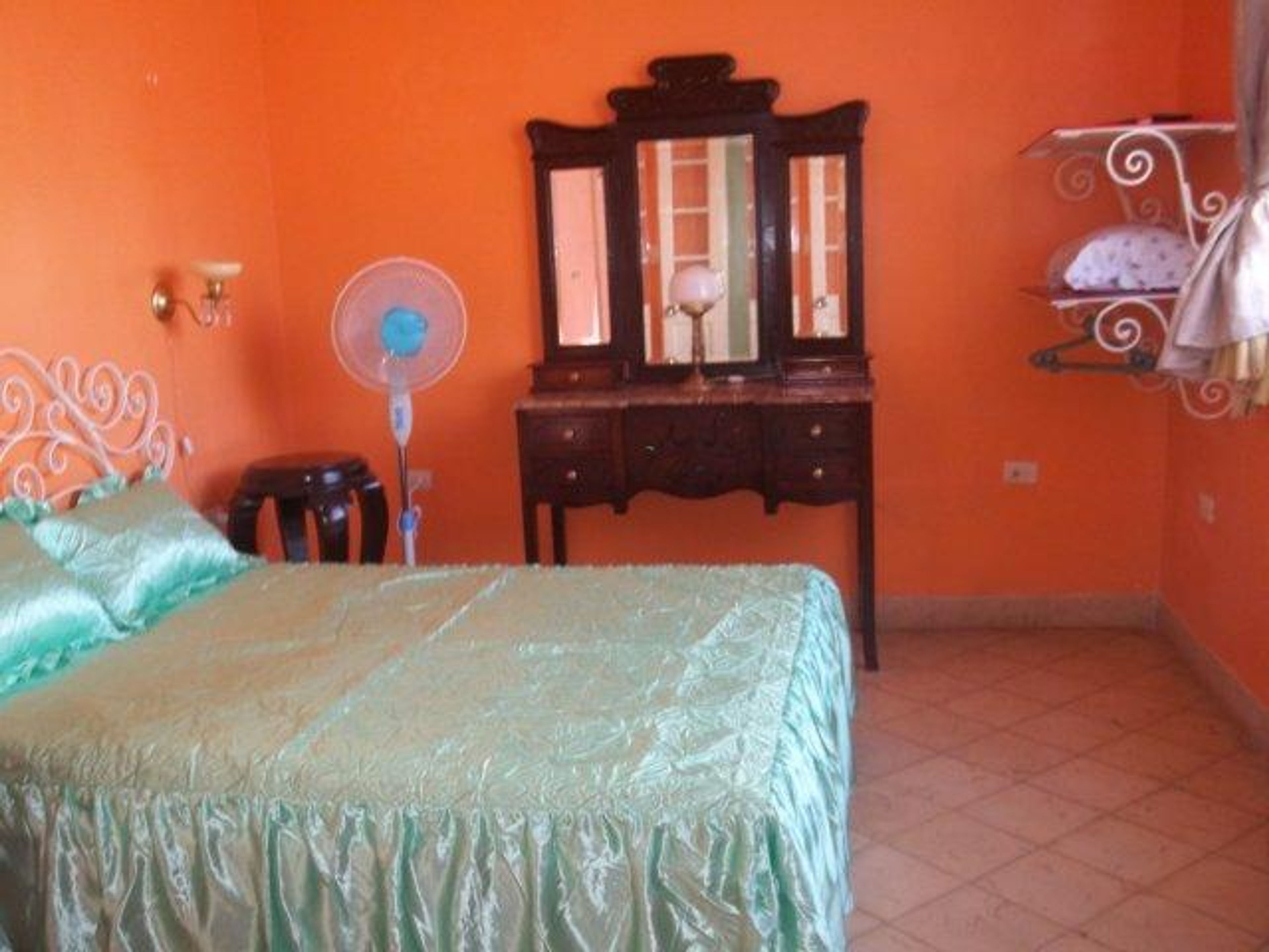 Eden Apartment, LAMPARILLARoom´s details