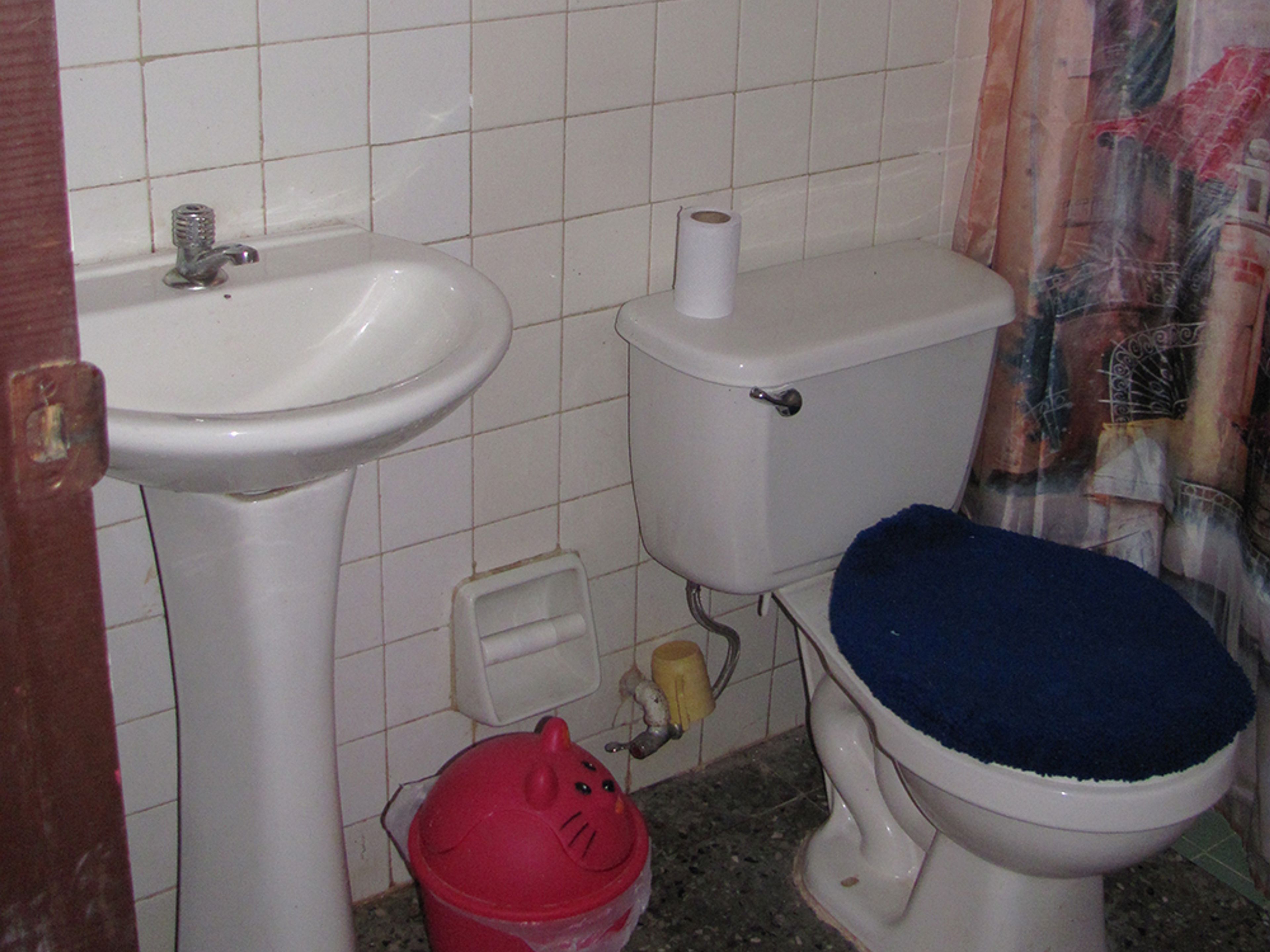 Casa Particular Grisel y Juan, CAMILO CIENFUEGOS, No. 30Bathroom´s view