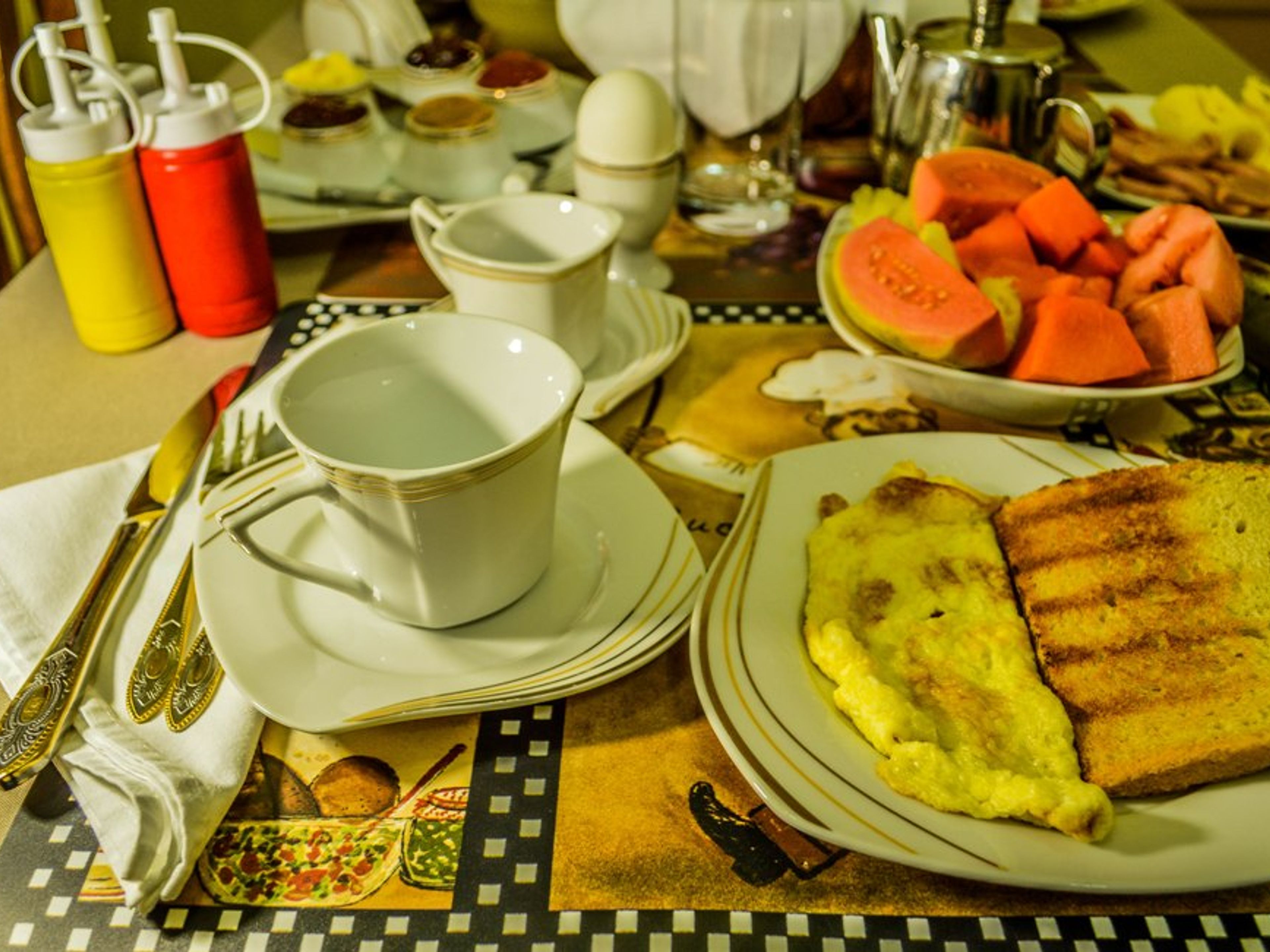 Casa Leticia, BERNAZA, No. 243Breakfast service