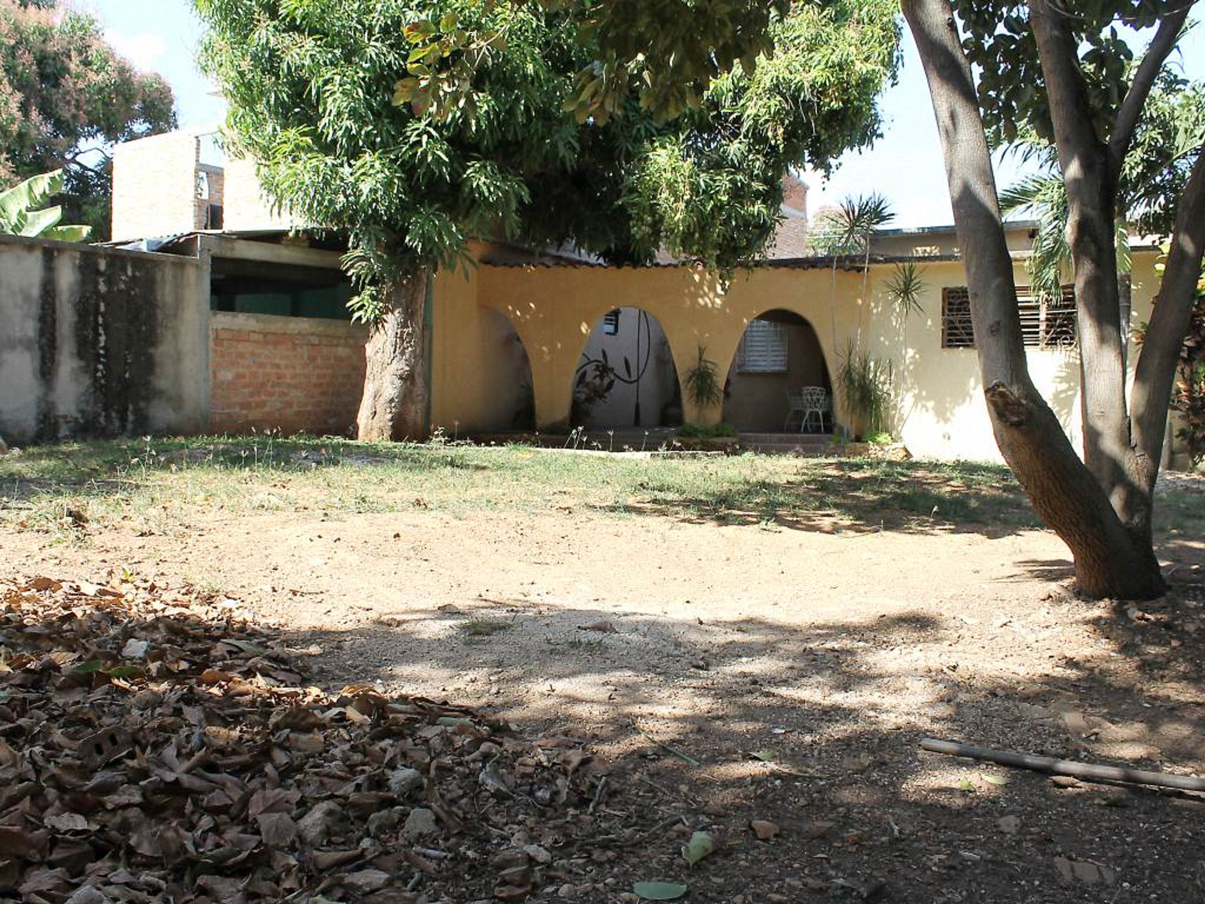 Hostal Esquerra 289, ANSELMO RODRIGUEZ (Esmeralda), No. 289House's inside patio view