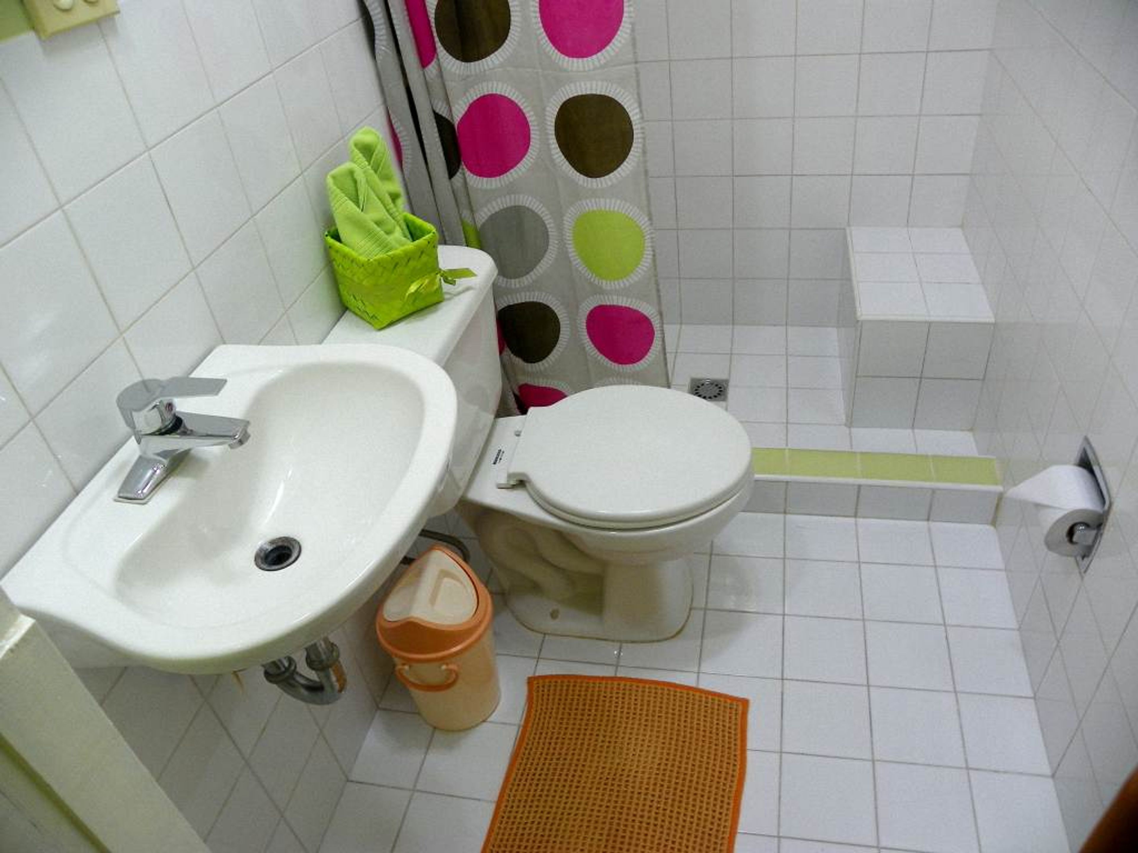 Hostal Esquerra 289, ANSELMO RODRIGUEZ (Esmeralda), No. 289Bathroom's view