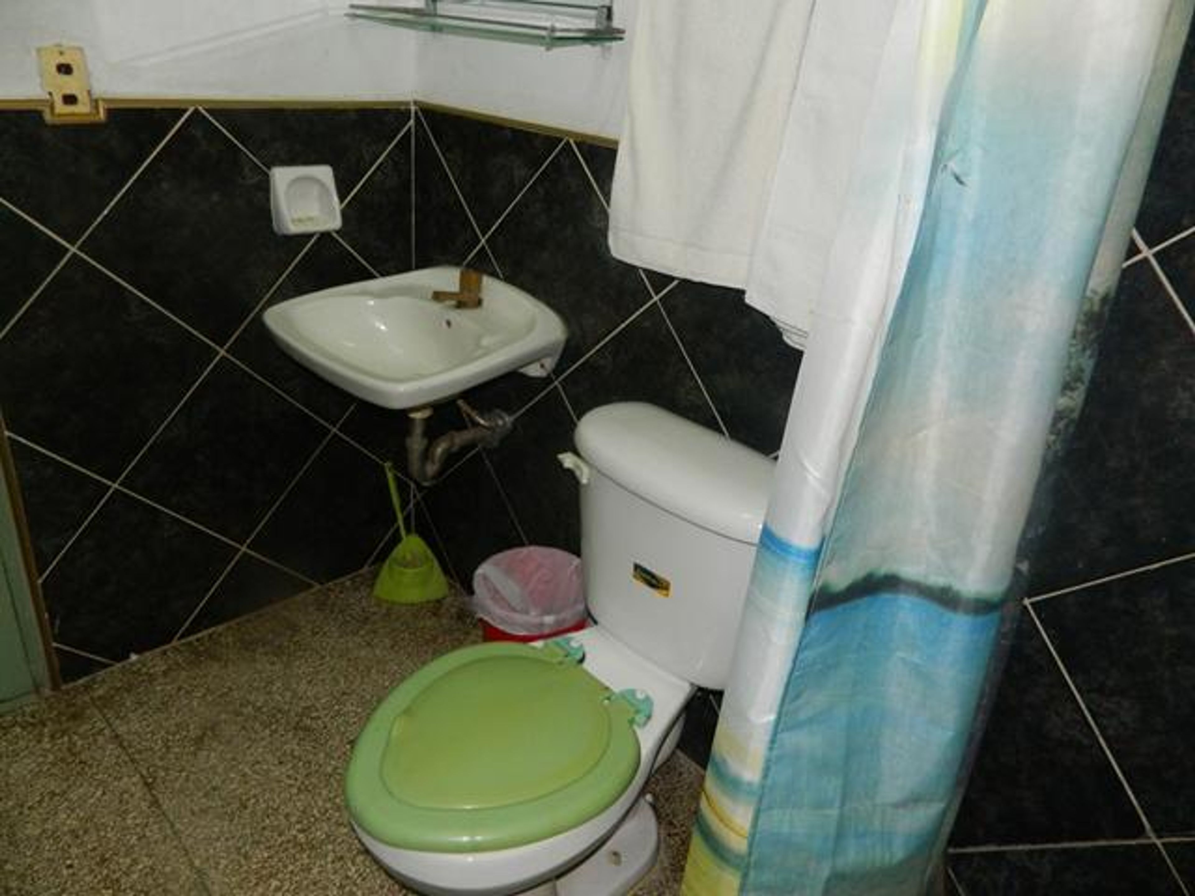 Casa De Ilsia y Migdonio, ZAMORANA, No. 62 - Bathroom´s view