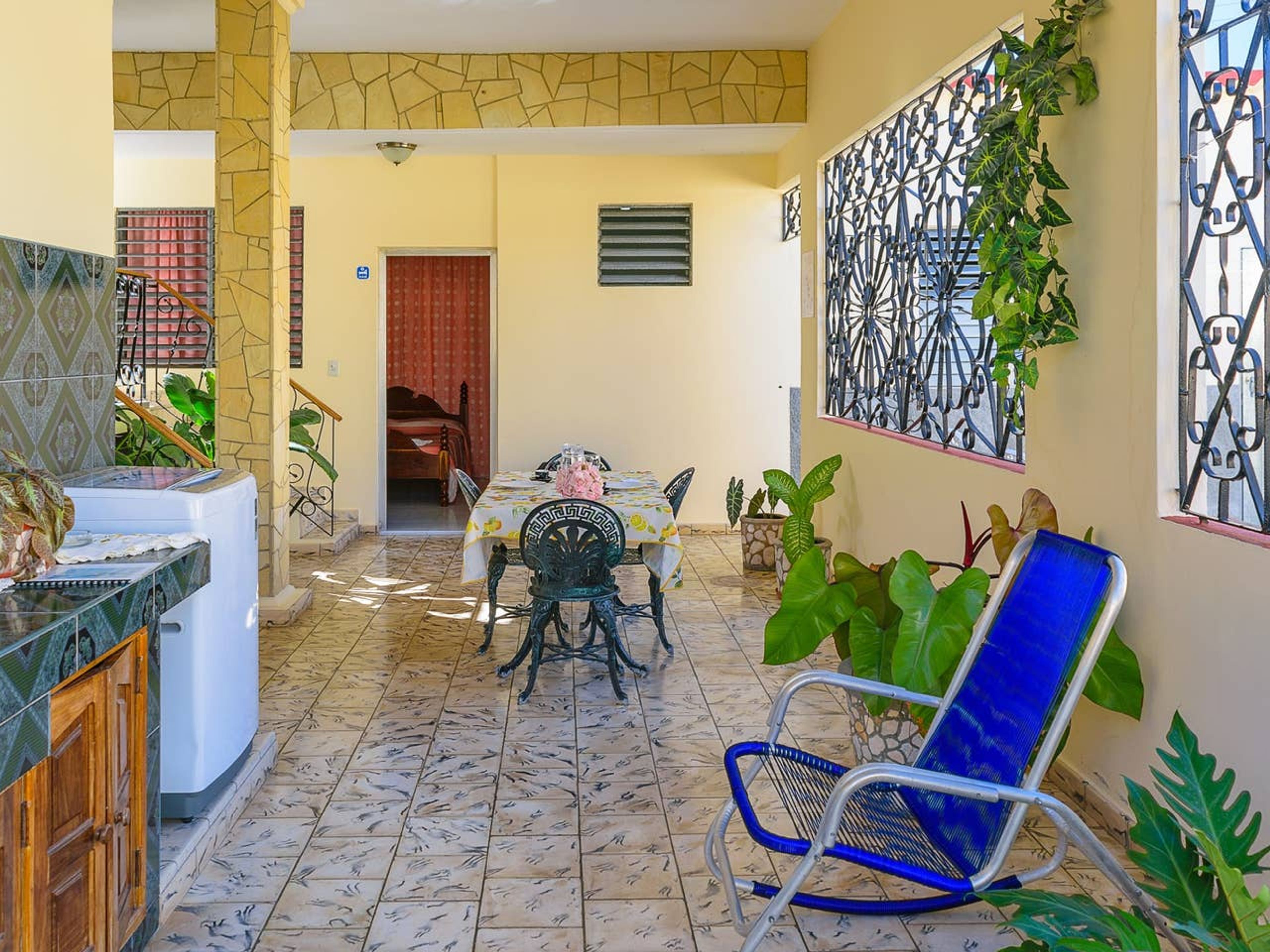 B&B La Family, PLAYA GIRONHouse´s inside details