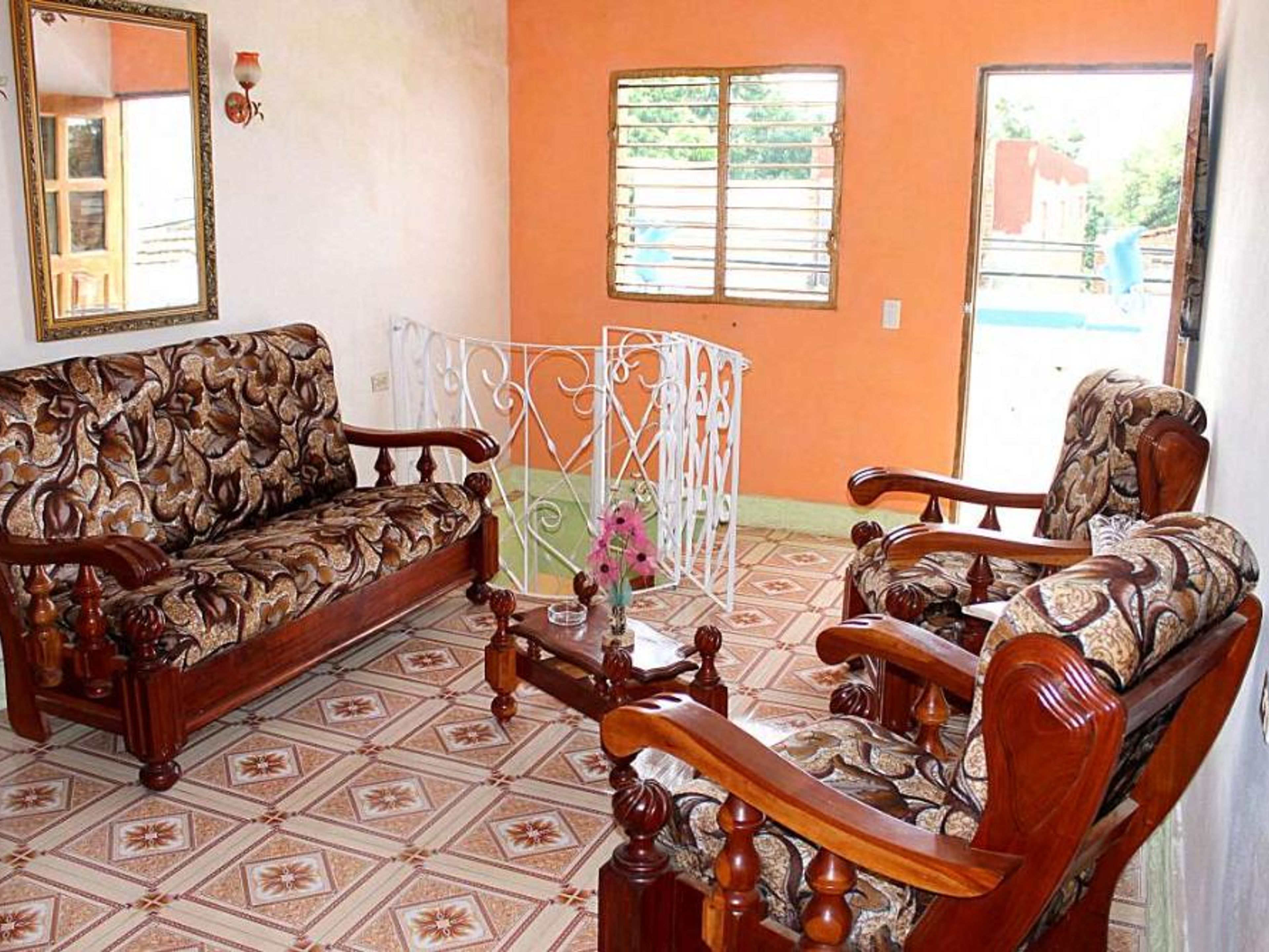 Hostal Los Pedrosa, CAMILO CIENFUEGOS (Santo Domingo), No.471House's living room