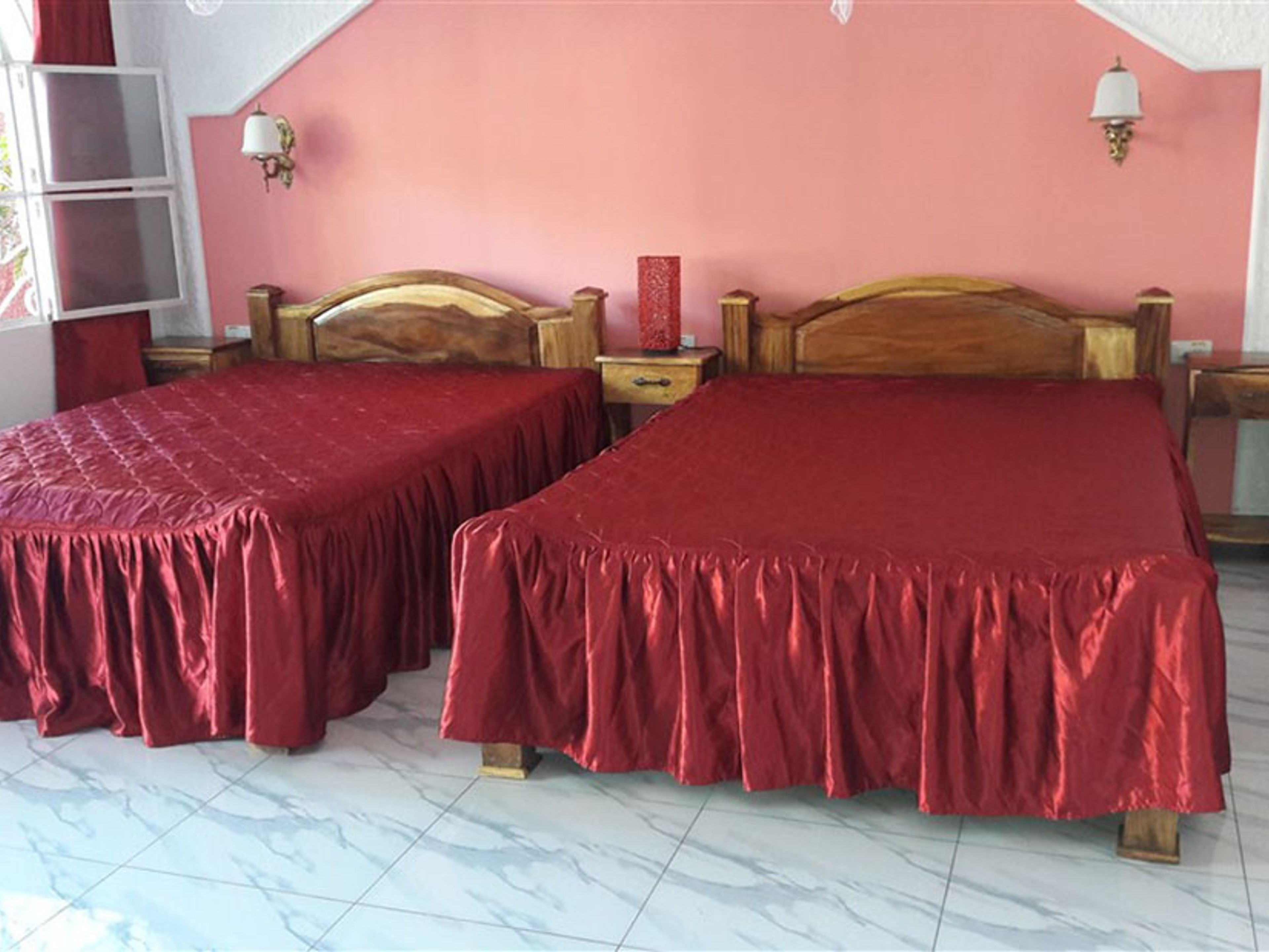 Casa Yolanda y Tomás, CAMILO CIENFUEGOS, No. 52Superior standard room