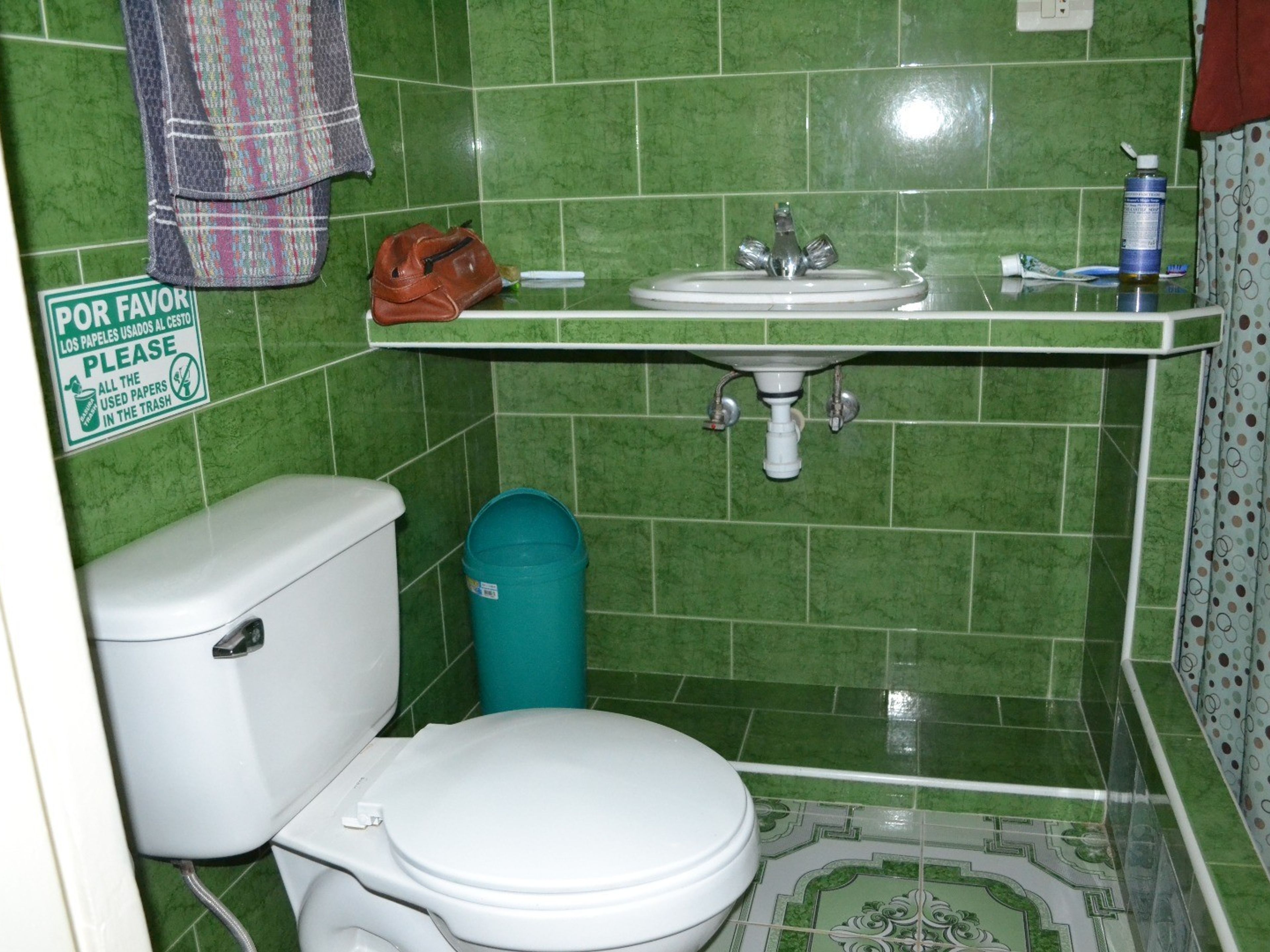 Hostal La Caridad, PAULA, No. 110Bathroom view