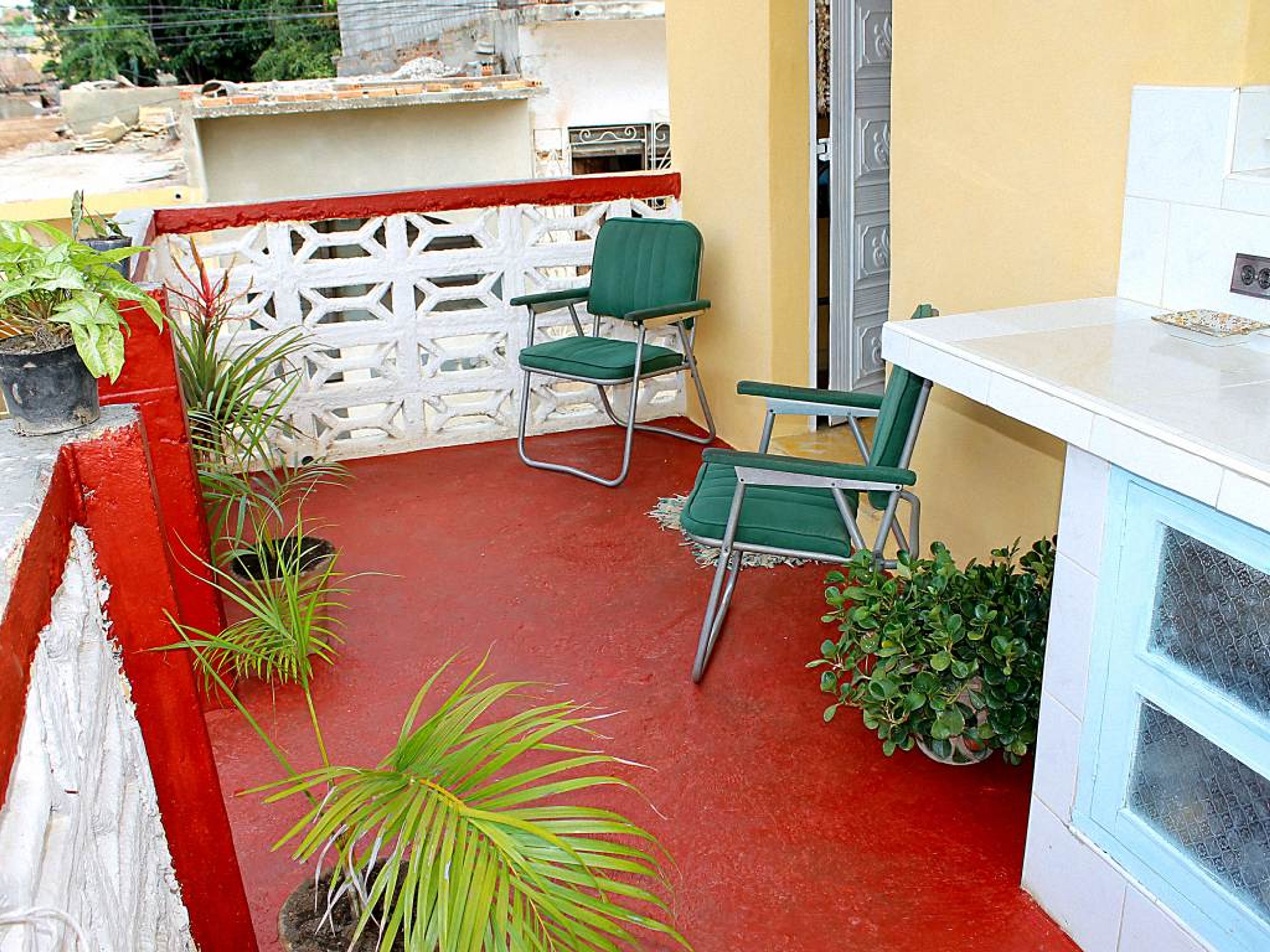 Hostal Montelier y Ileana, FAUSTO PELAYO ALONSO (Chanzoneta), No. 271House's terrace view with Trinidad old city view