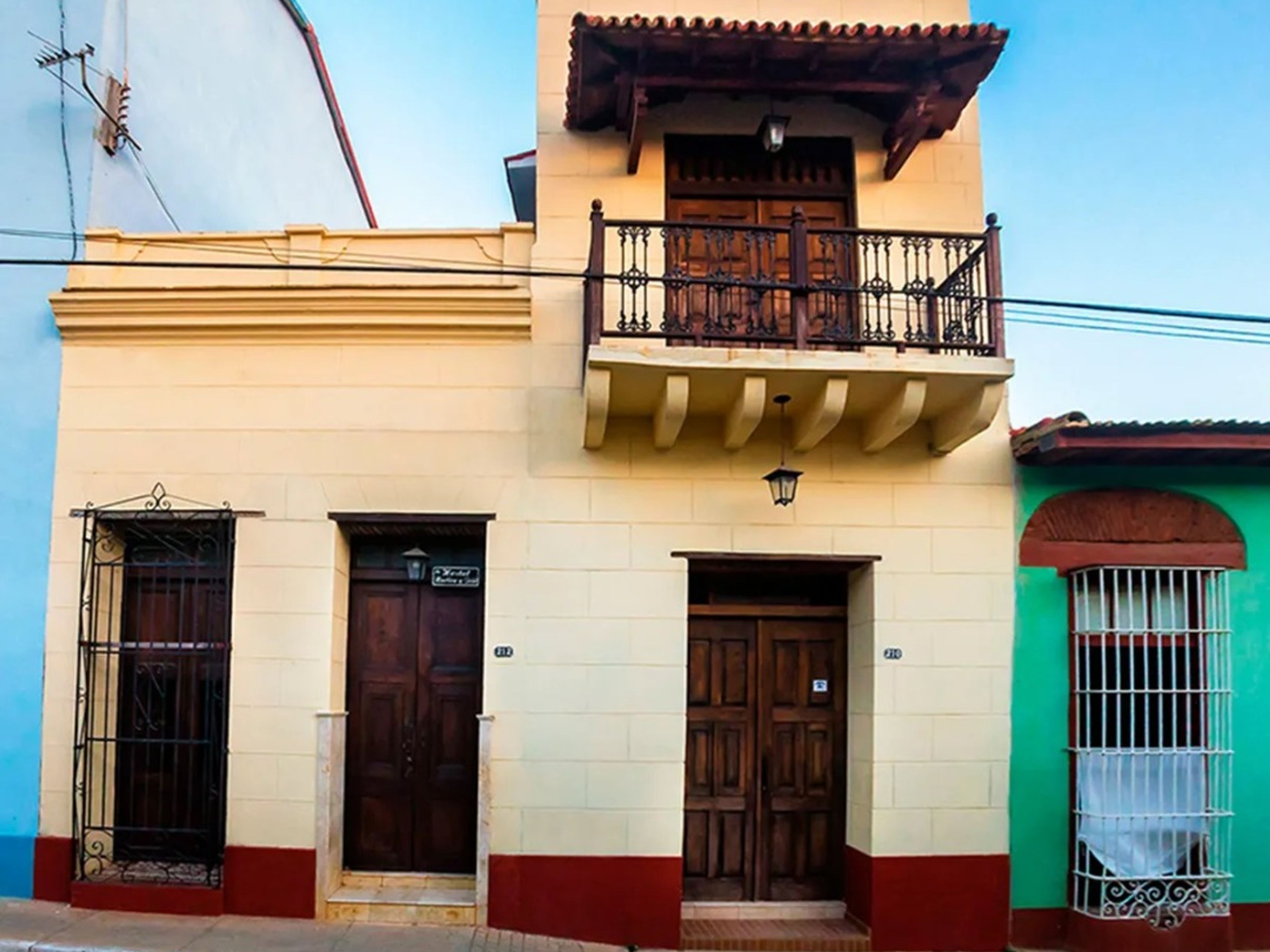 Hostal Martica y José, FRANCISCO JAVIER ZERQUERA (Rosario), No. 212