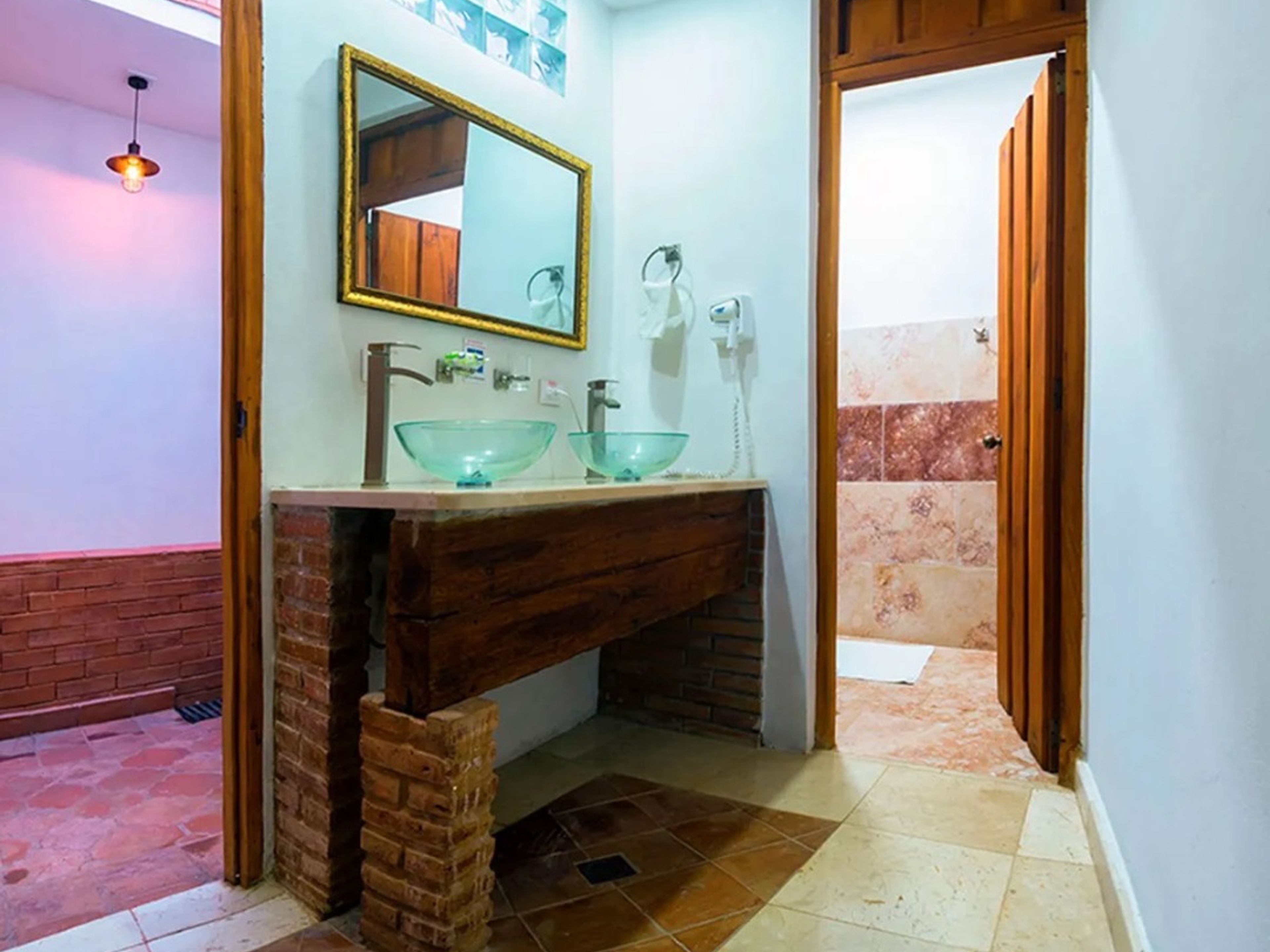 Hostal Martica y José, FRANCISCO JAVIER ZERQUERA (Rosario), No. 212Bathroom's view no 1.