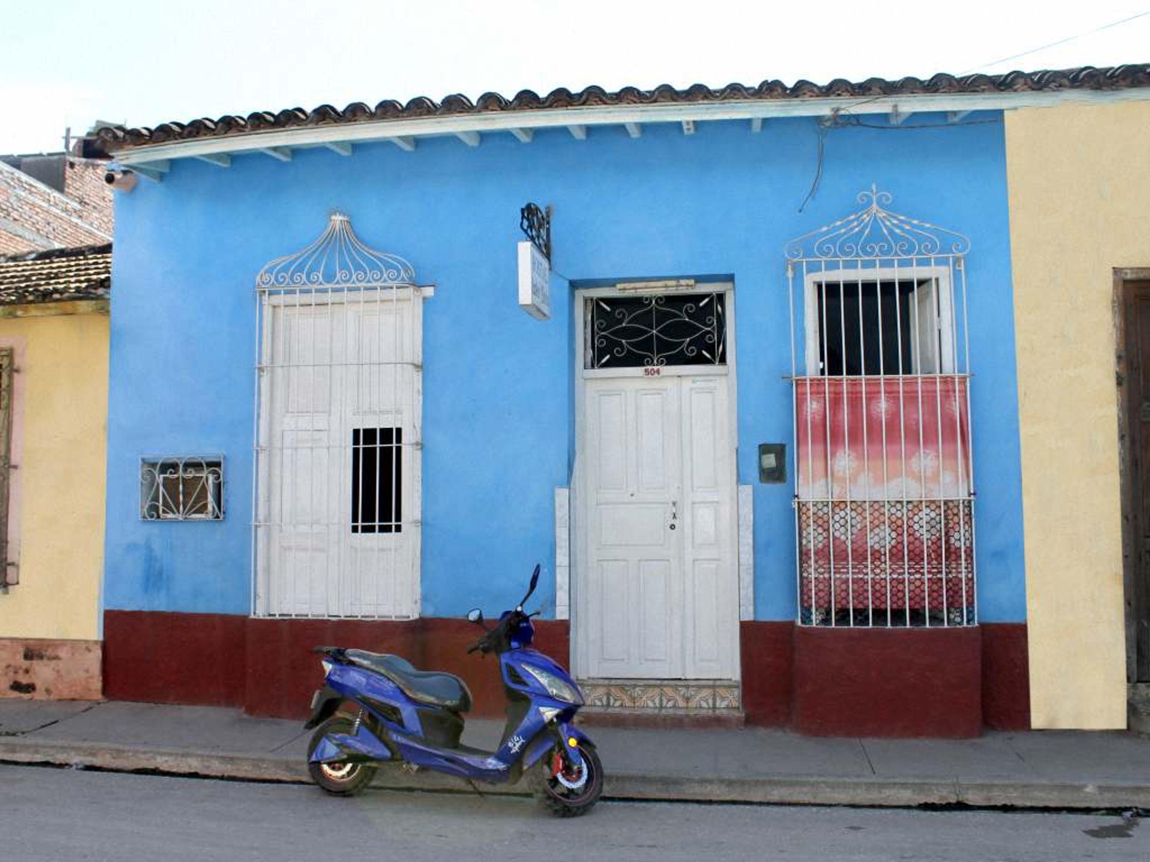 Hostal Azalea y Alfredo, FRANK PAÍS (Del Carmen), No. 504