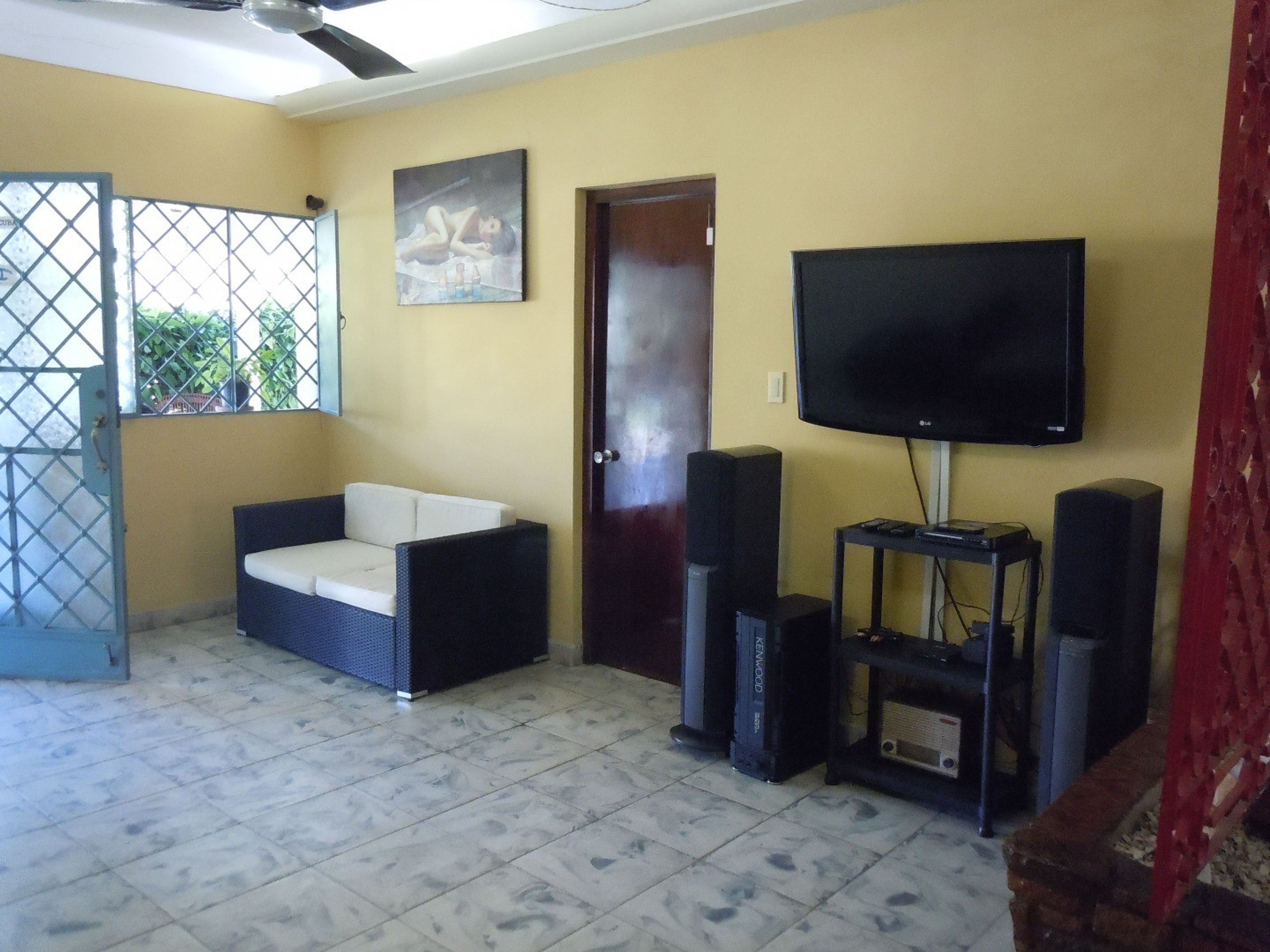 Casa Ruíz, AVENUE OF BOSQUE, No. 136House's living room
