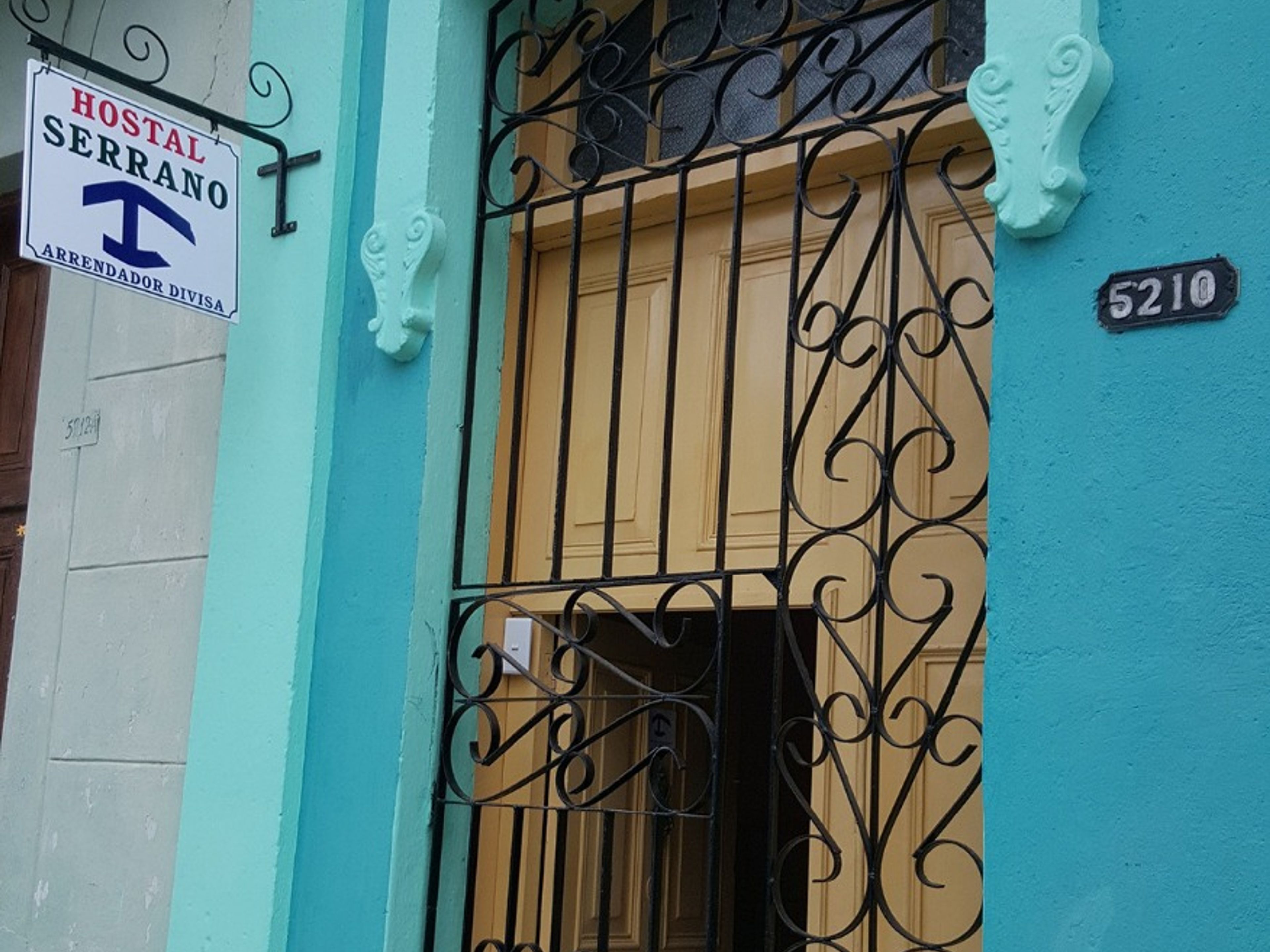 Hostal Serrano, CALLE 39, No. 5210