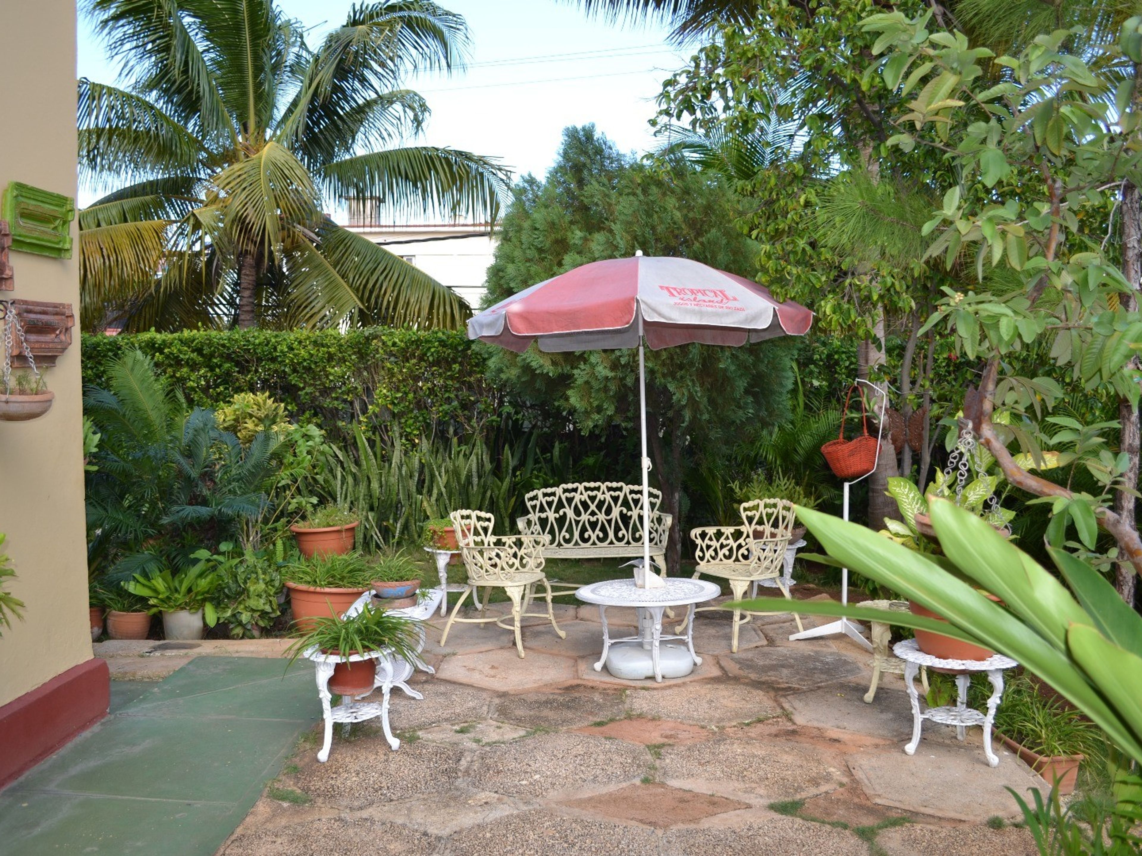 La Casona de Kiko, CALLE 5ta, No. 11 001Inside patio view