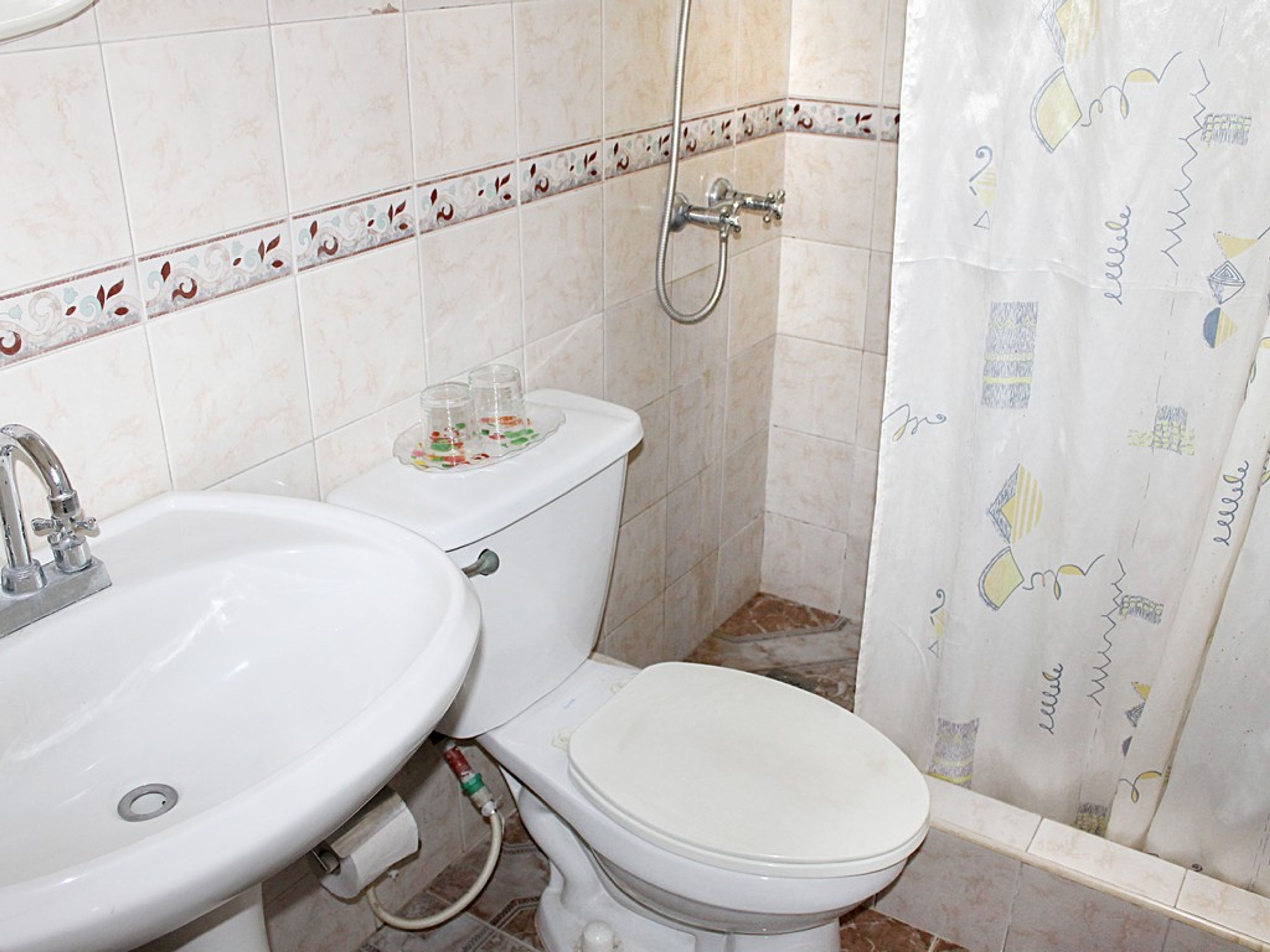 Hostal Albelio y Darys, SANTA ANA, No. 476Bathroom´s 1 view