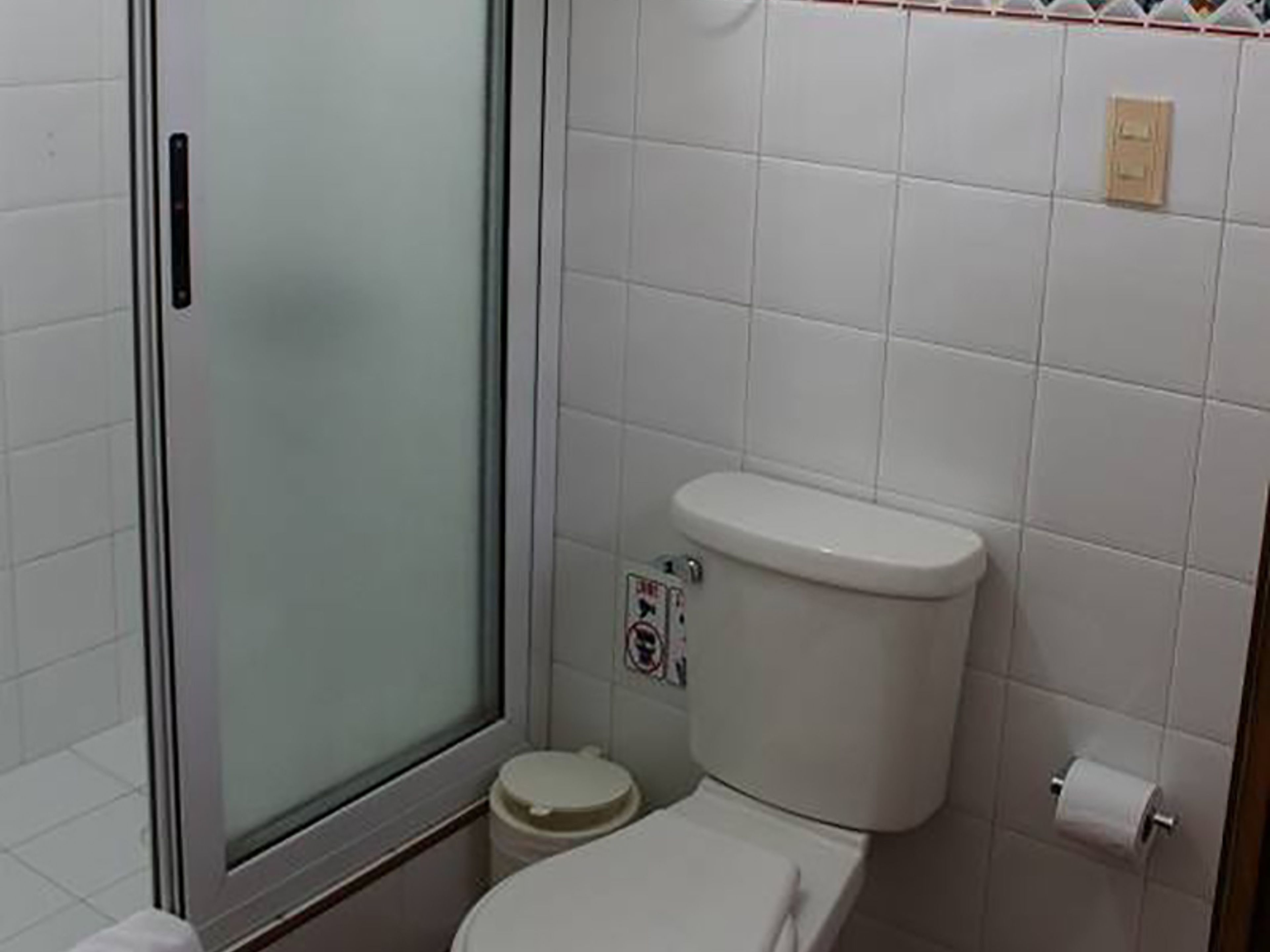 Hostal Alicia, LIBERTAD, No. 90Bathroom's 1 view