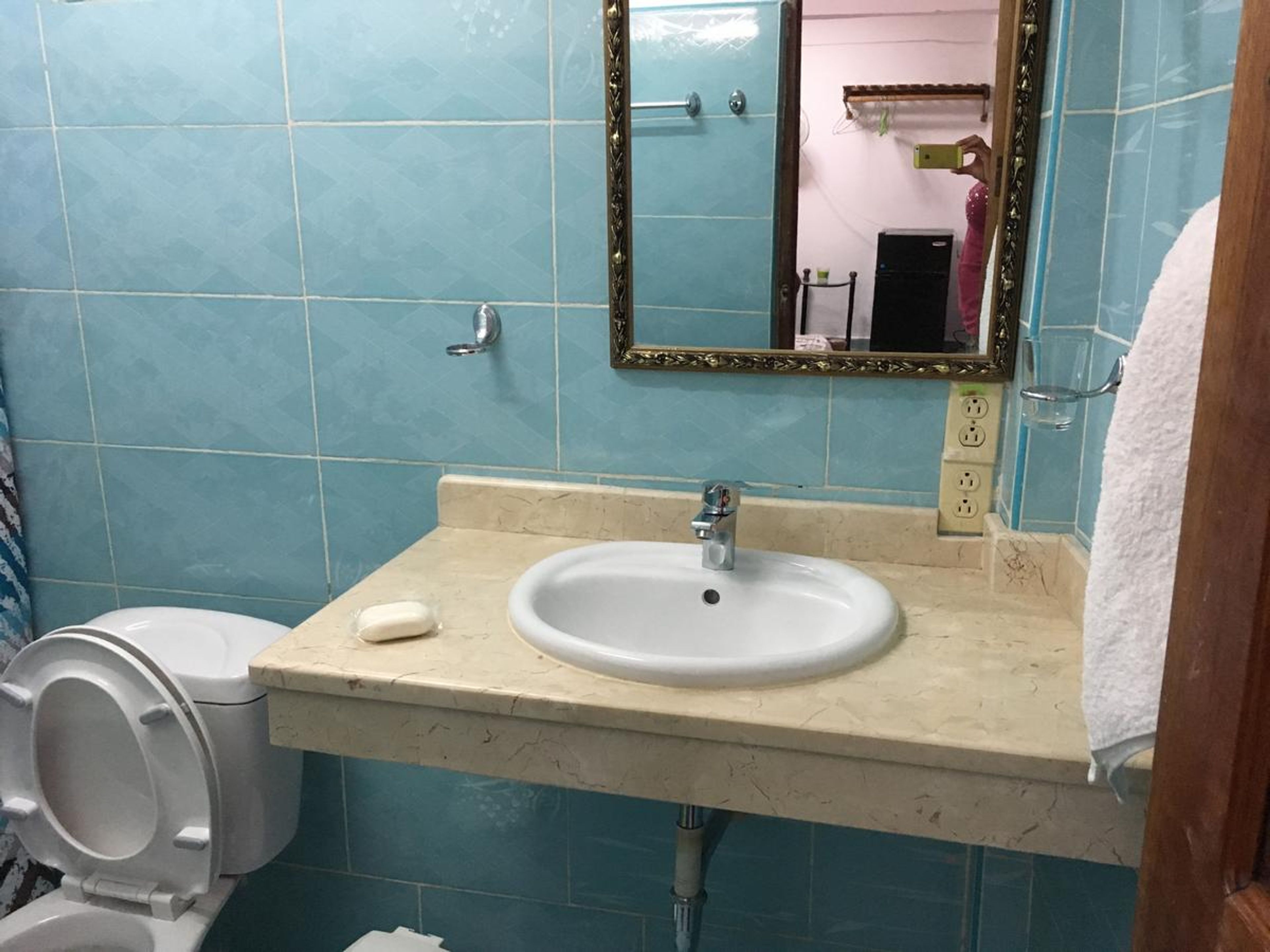 Hostal Arnulfo y Pucha, REY PELAYO, No. 129Bathroom´s view