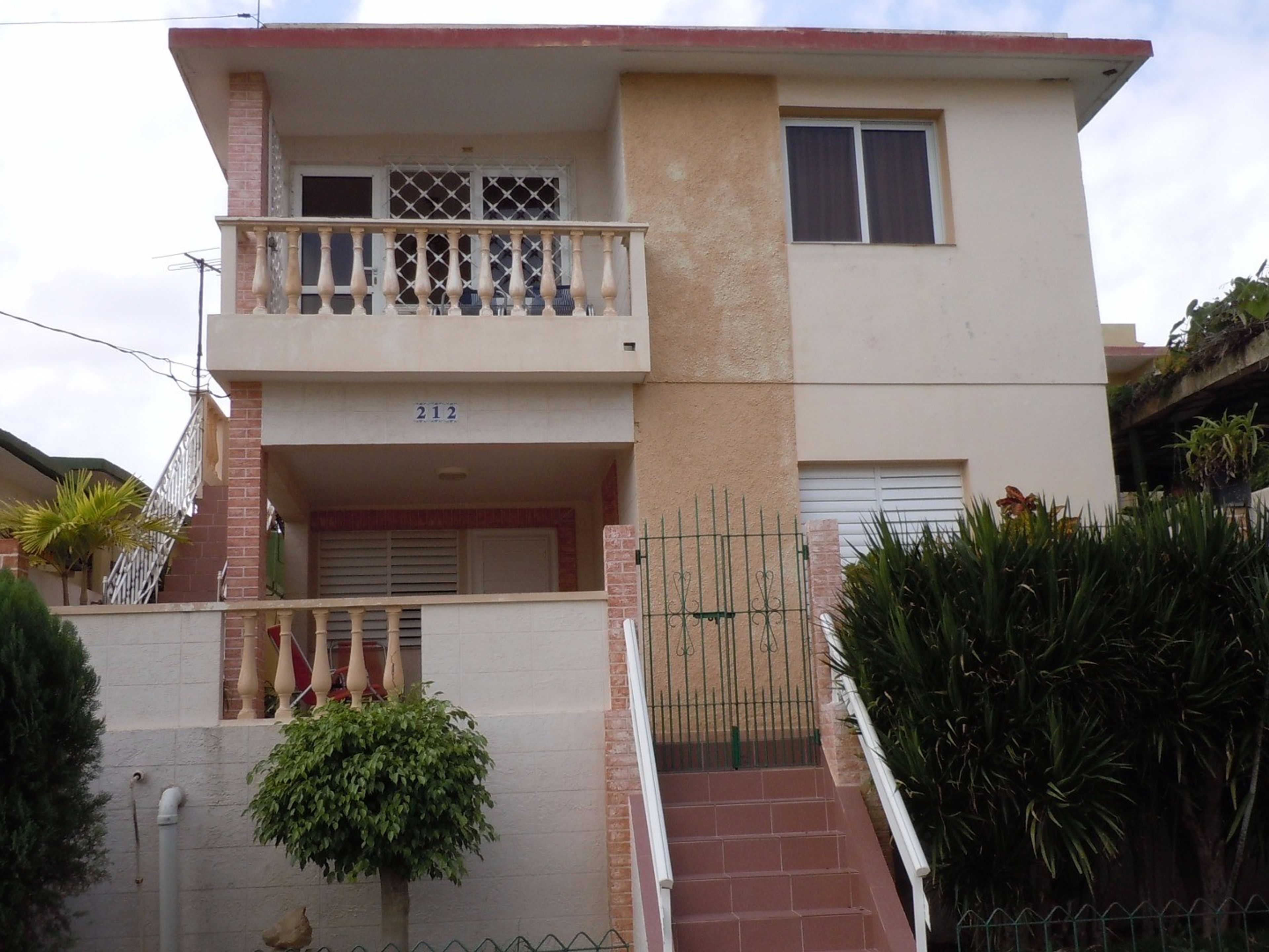 Casa Javier y Elisa, CALLE 43, No. 212