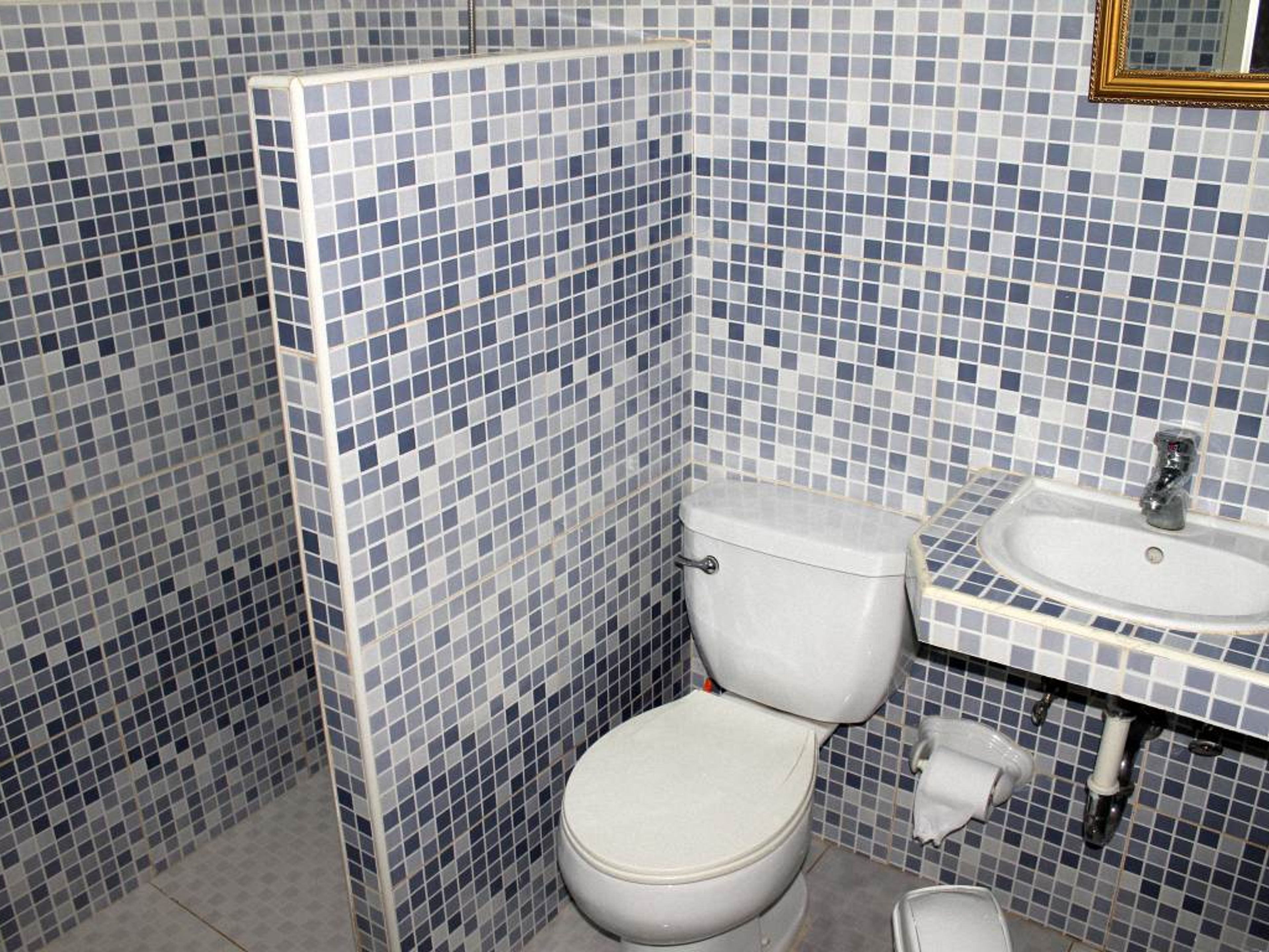 Hostal Los Ángeles de Ochun, CALLEJÓN DE LOS REMEDIOS, No. 3Bathroom's view