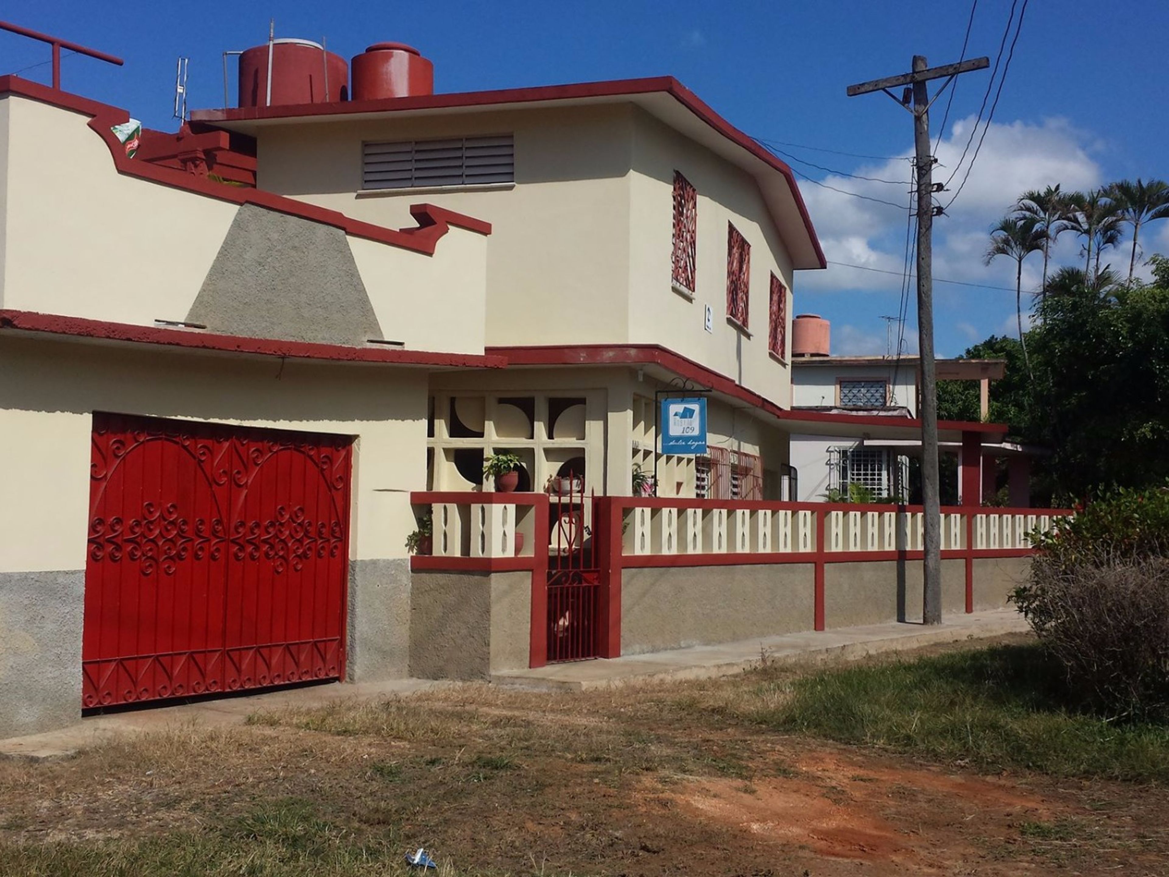 Дом,109 CALLE 145, No. 18005