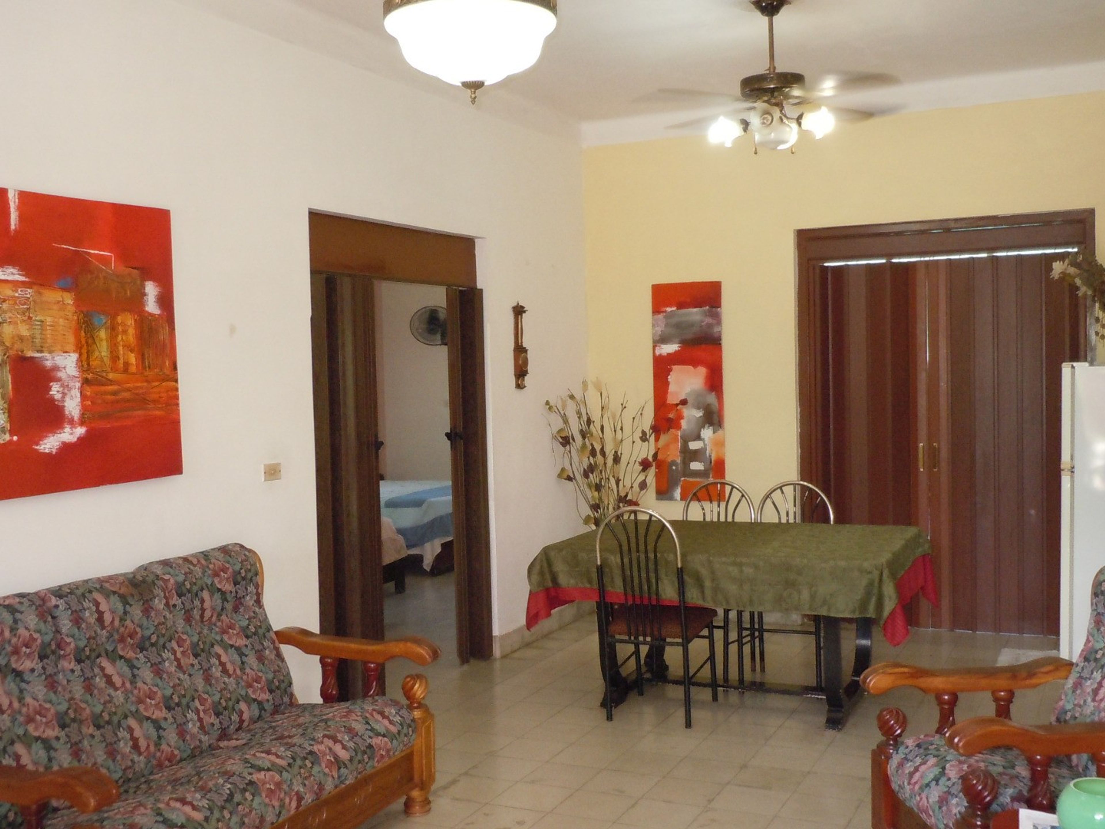 La Casa de Manolo, CALLE 39, No. 1002House living-dining room
