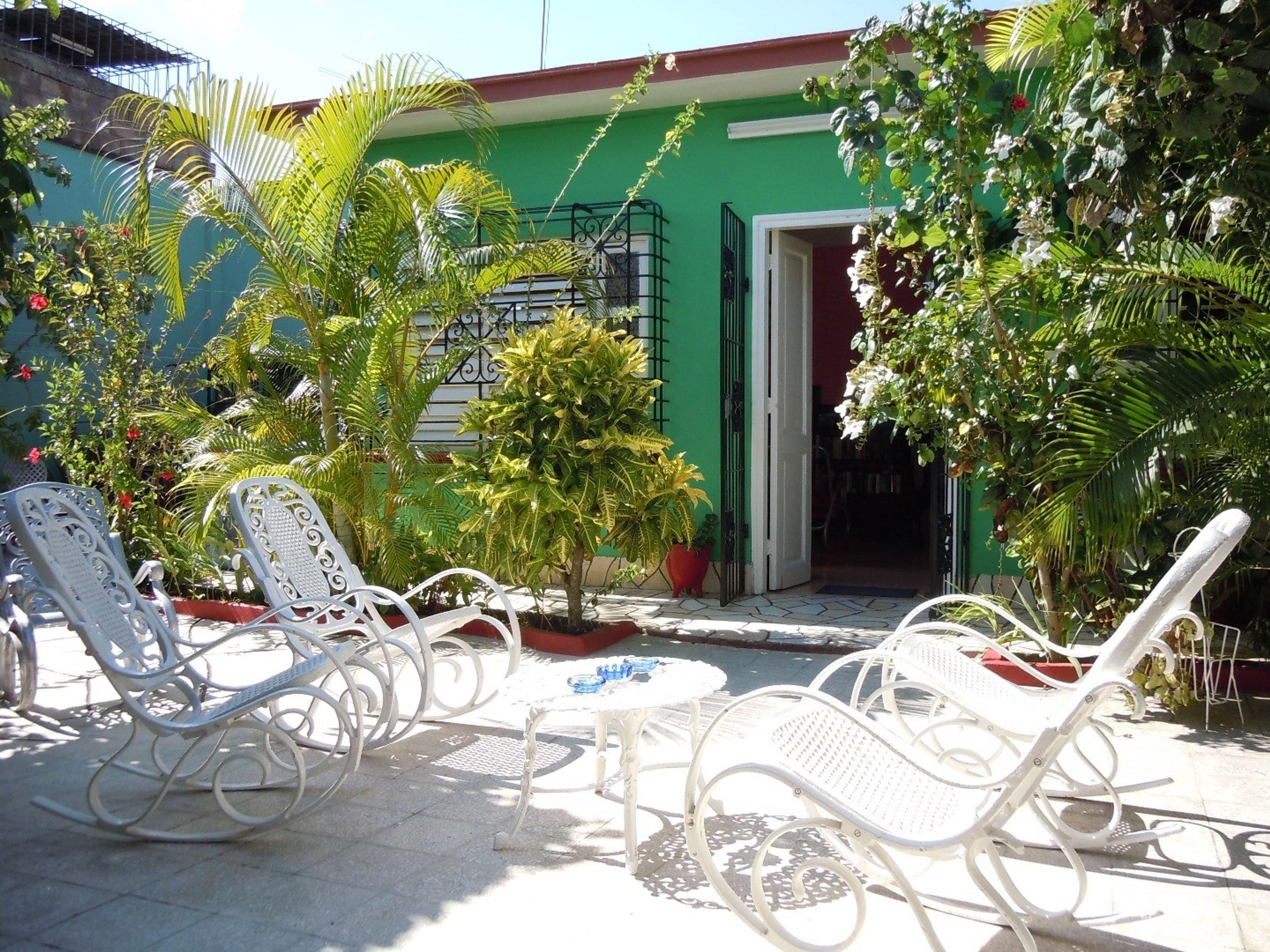 Casa Caridad, OSCAR PRIMELLES (San Esteban), No. 310-AInside patio view