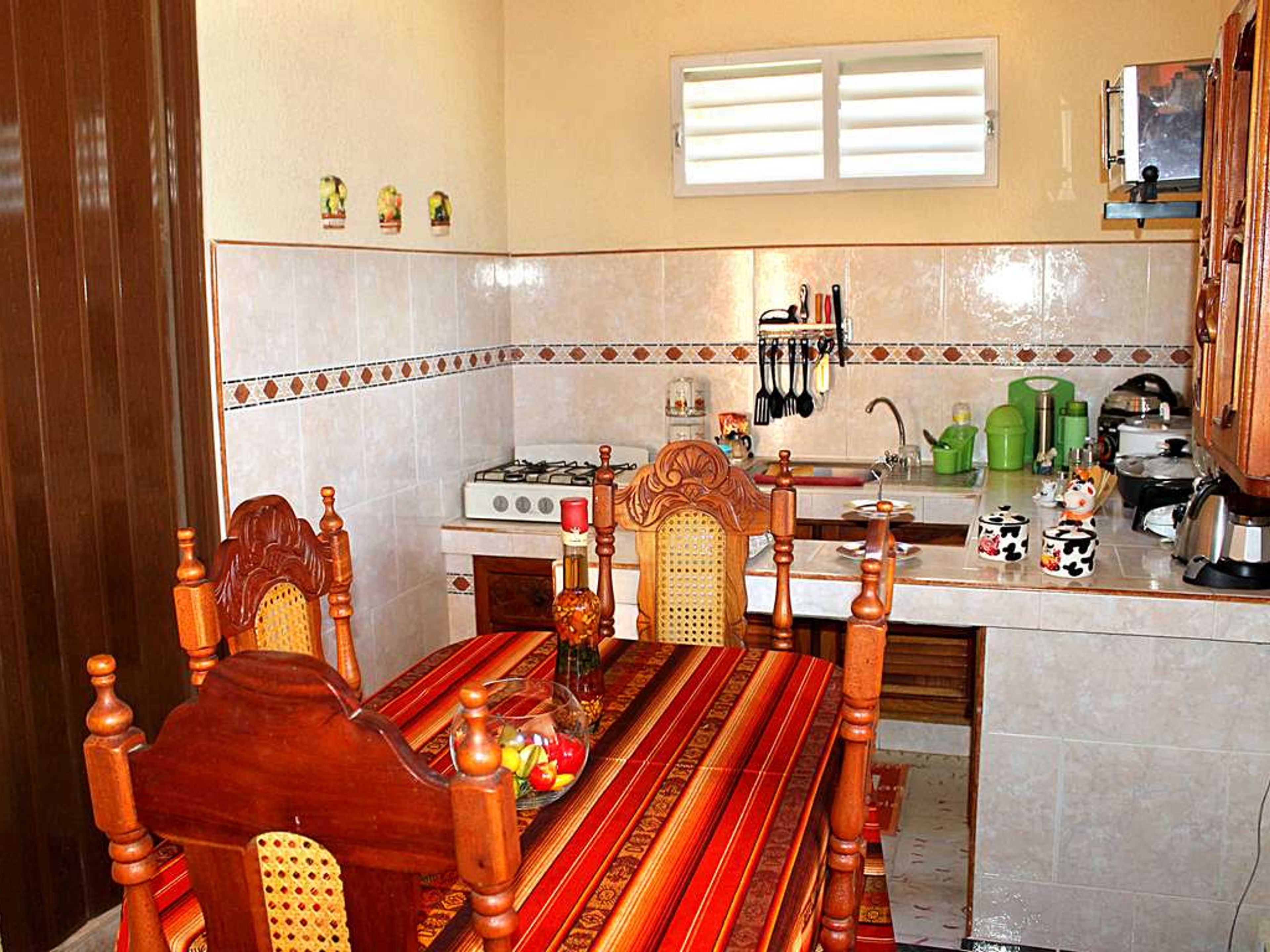 Hostal Cervera, PEDRO ZERQUERA (Callejón del Aguacate) No. 155 BHouse's kitchen and dining room