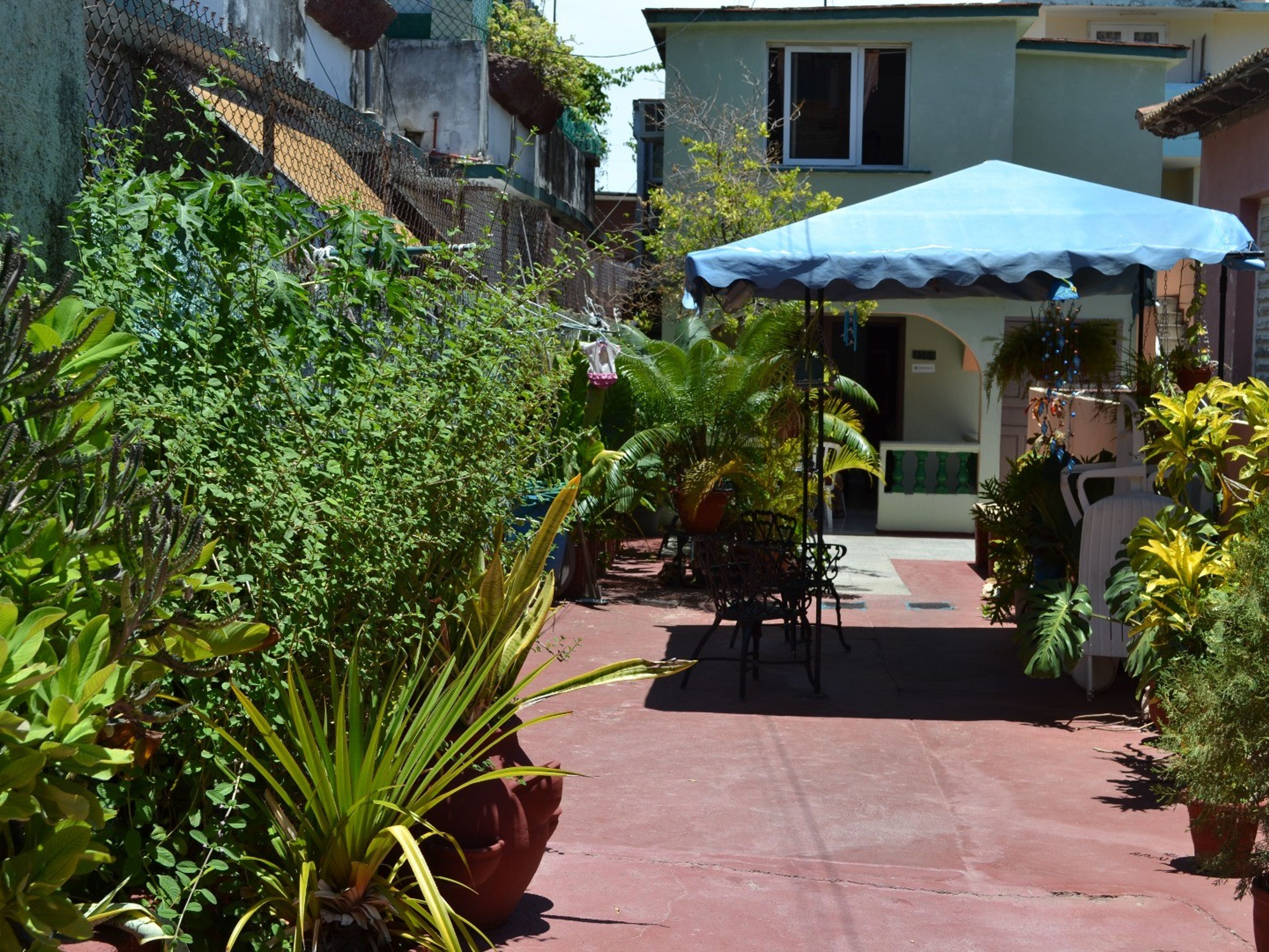Casa Torres, 2da AVENIDA, No. 4104Panoramic house and garden view