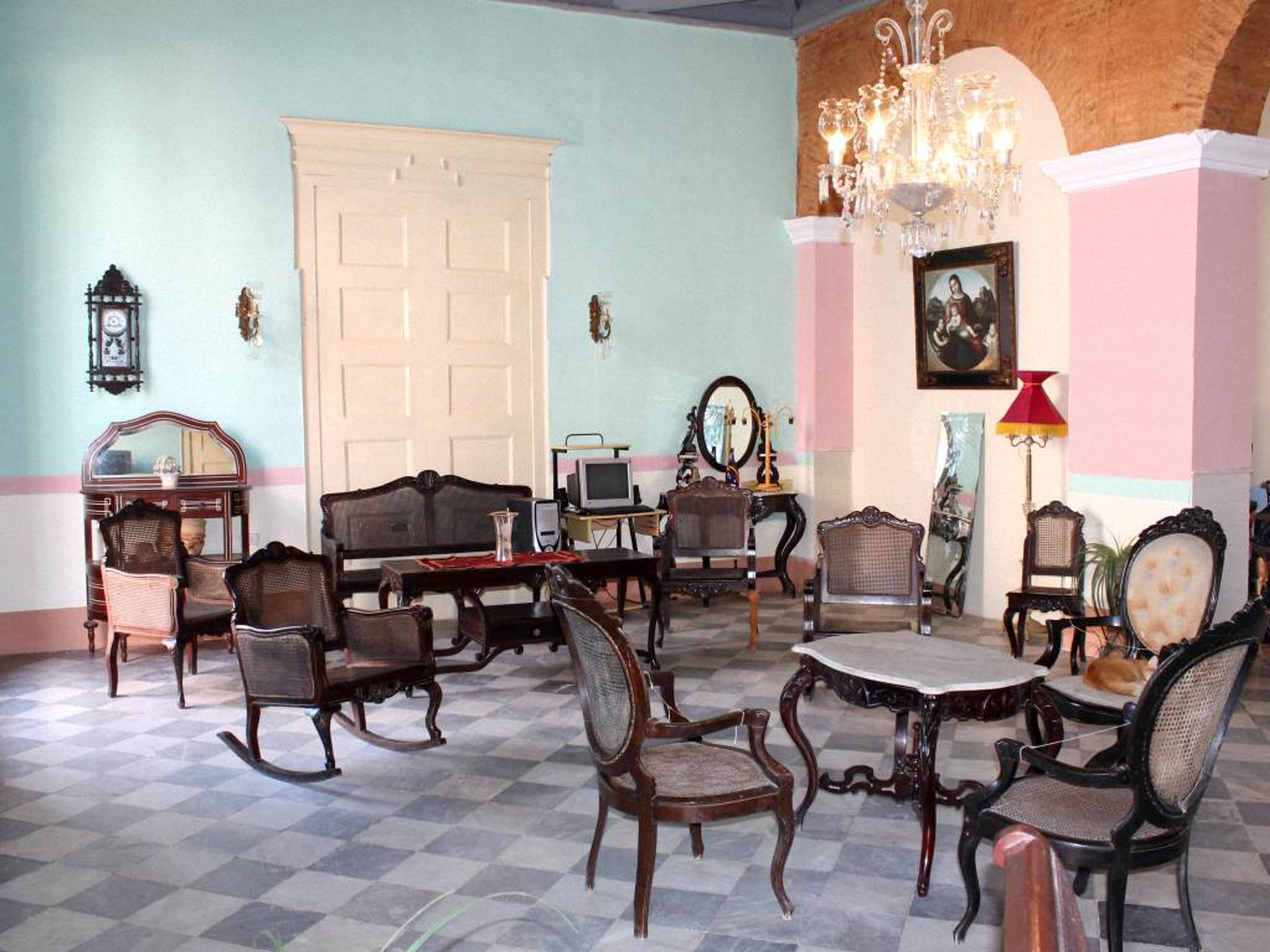 Hostal Colonial Casa Vieja, JESÚS MENÉNDEZ (Alameda), No. 153 - House's living room