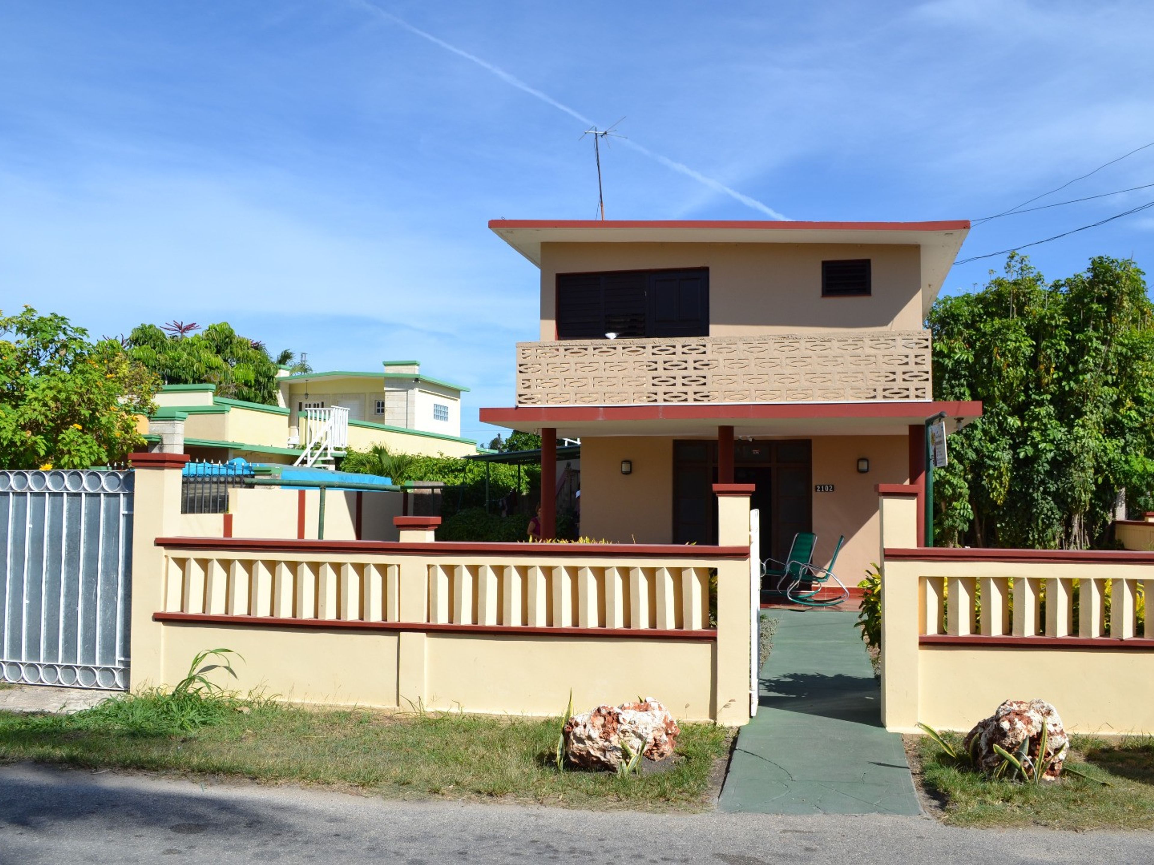 Casa Marta Margarita, 2nd AVENUE, No. 2102