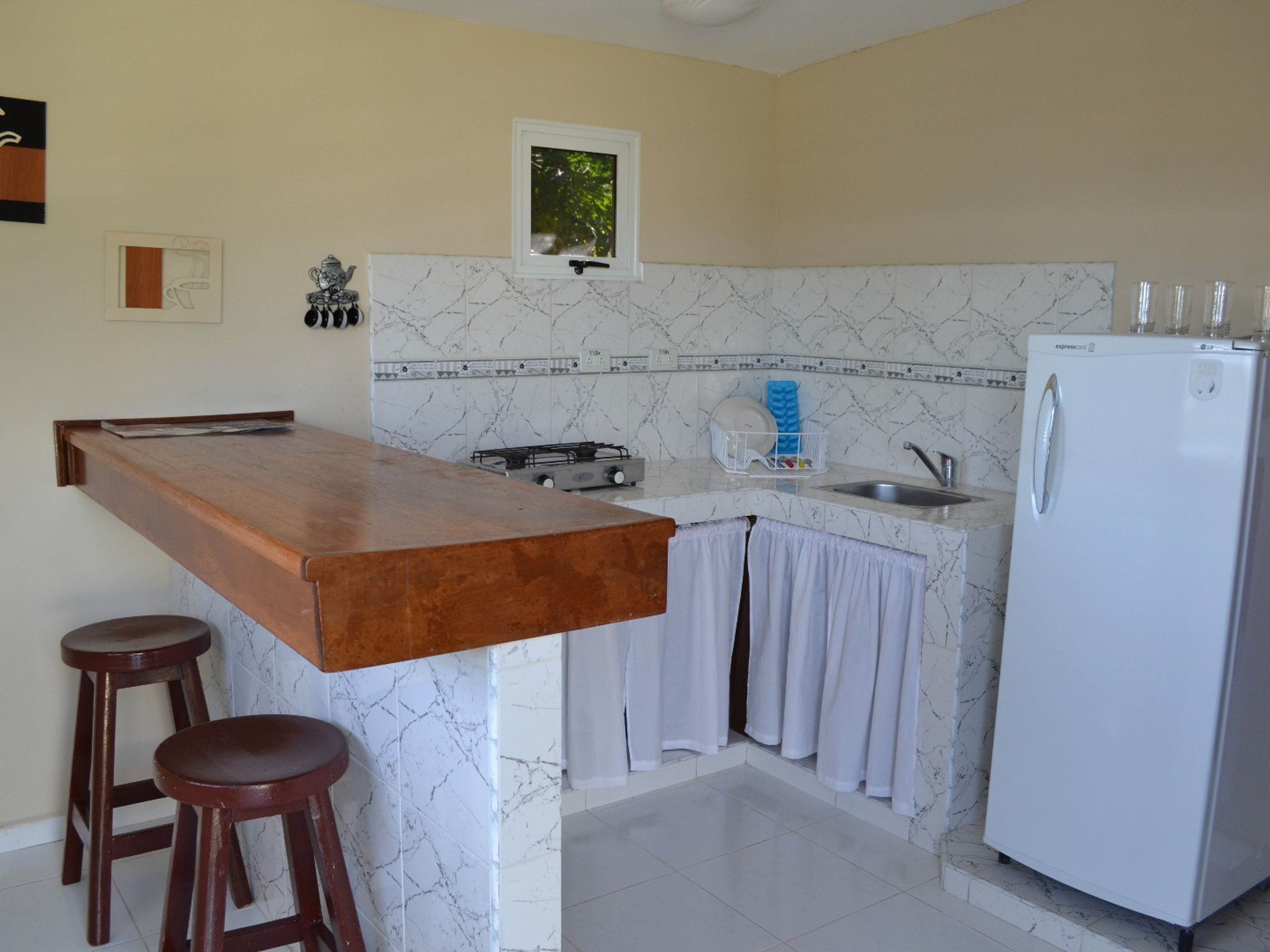 Casa Marta Margarita, 2nd AVENUE, No. 2102House kitchen view