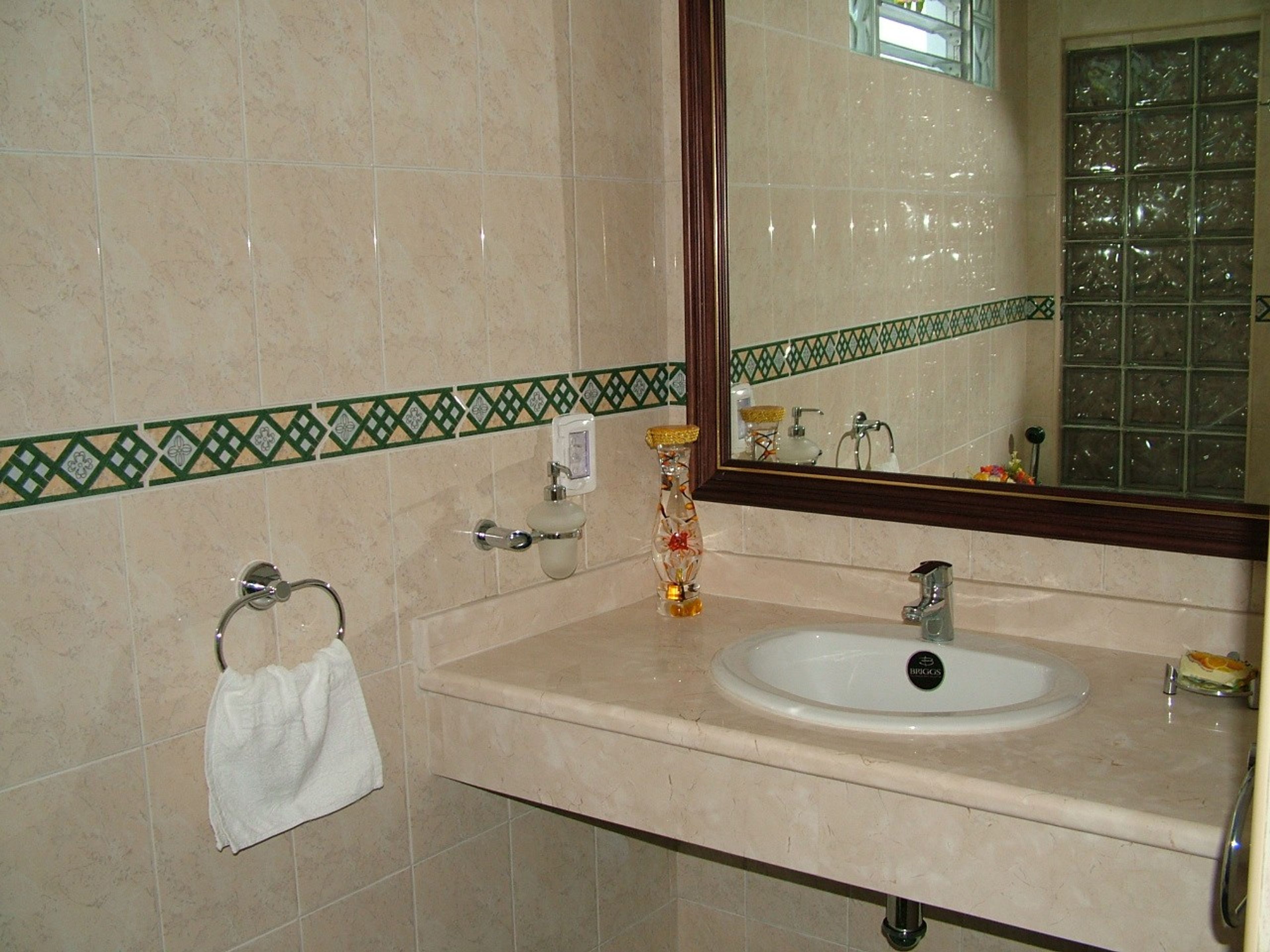 Дом Roberto y Marta, CALLE 17, No. 102-A - Bathroom view