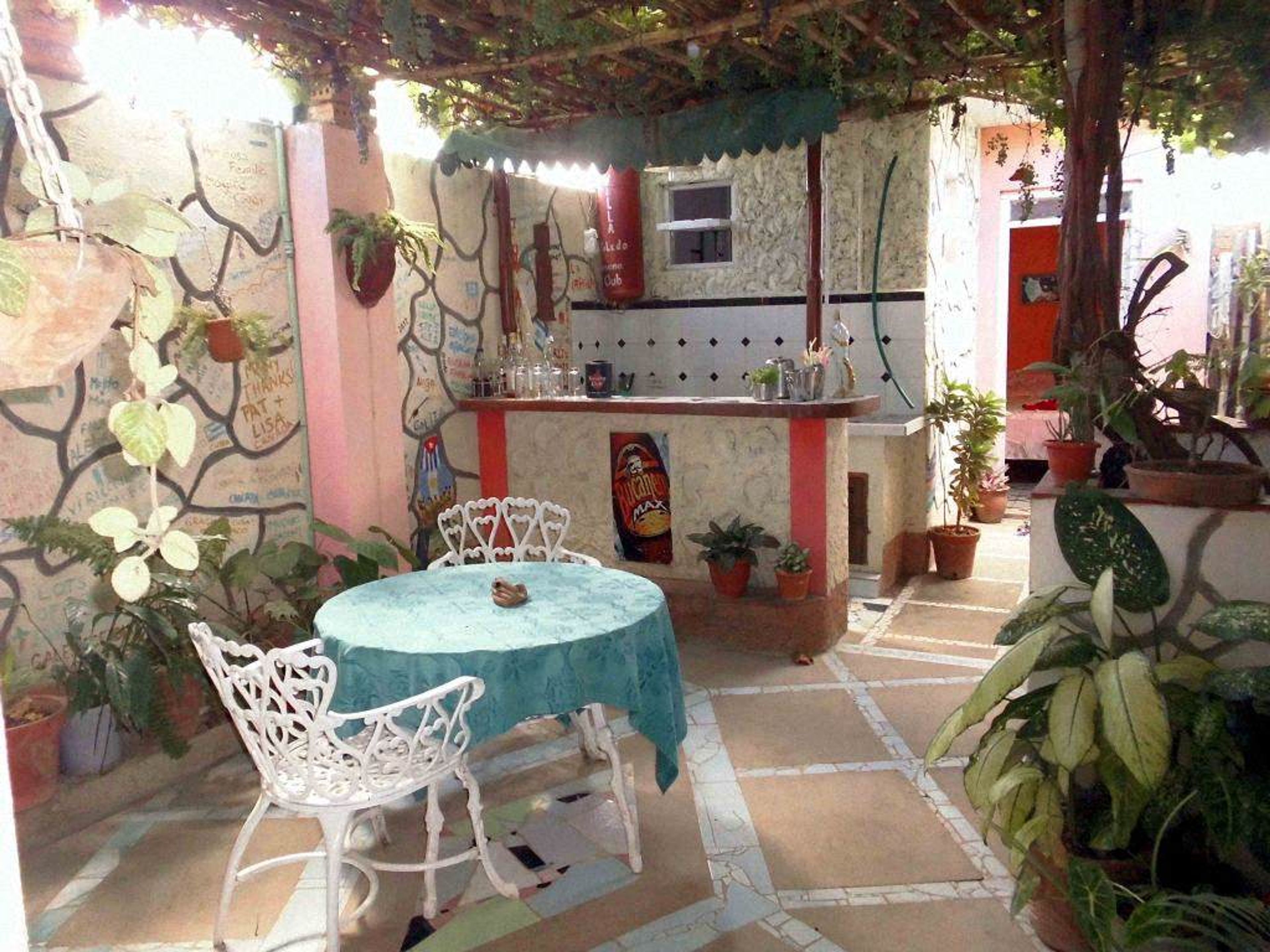 Hostal Villa Toledo, ANASTACIO CARDENAS, No. 356 - Inside patio view